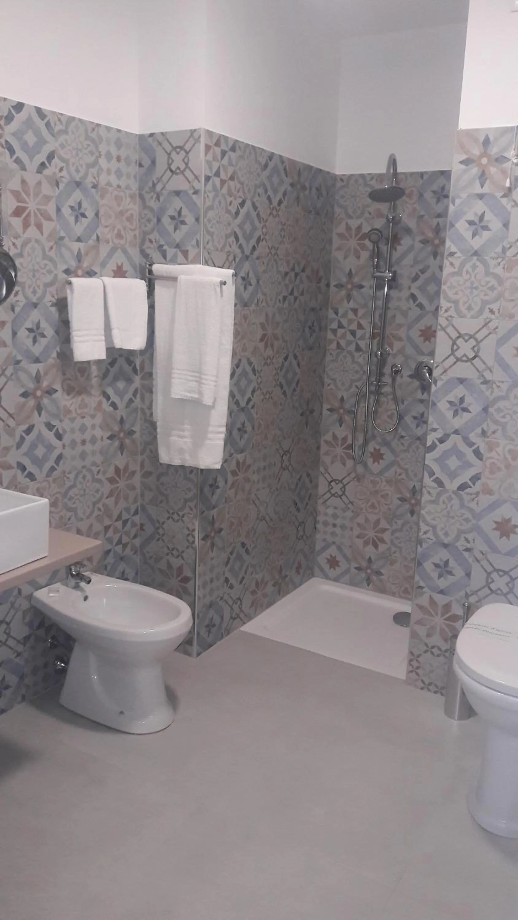 Shower in Umberto House Catania