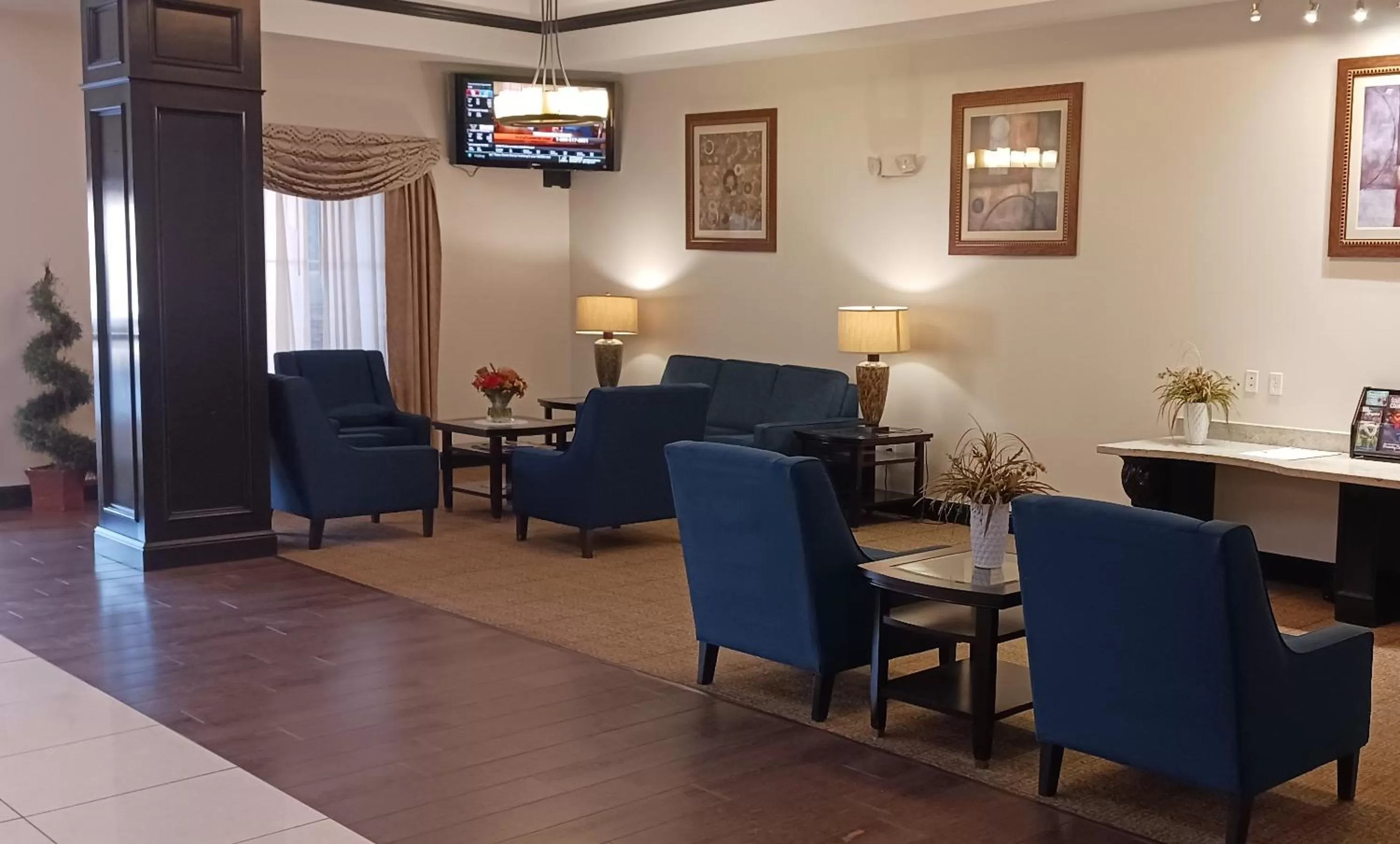 Lobby or reception in Red Roof Inn & Suites Longview