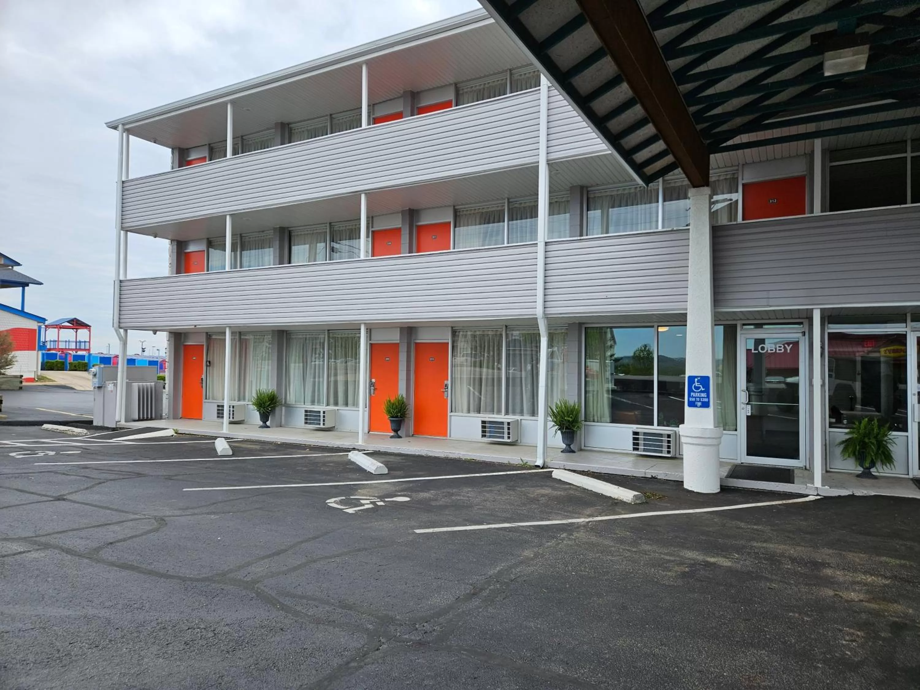 Property building in The Branson Welcome Inn