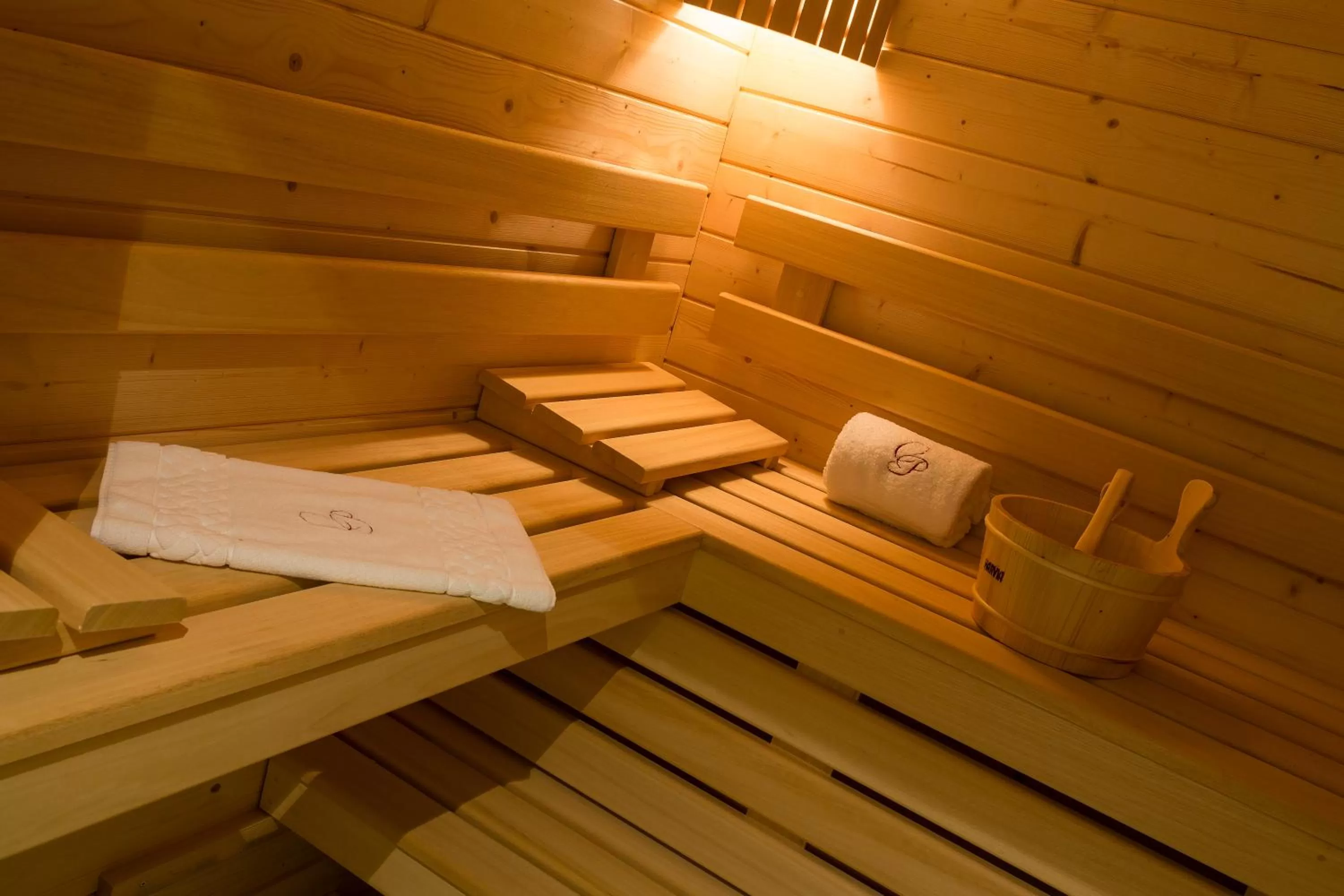 Spa and wellness centre/facilities in Hotel Restaurant Le Clos De Pradines