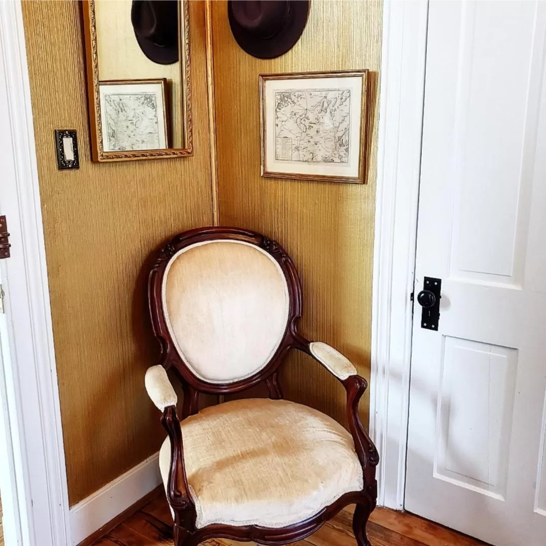 Seating area in South Court Inn