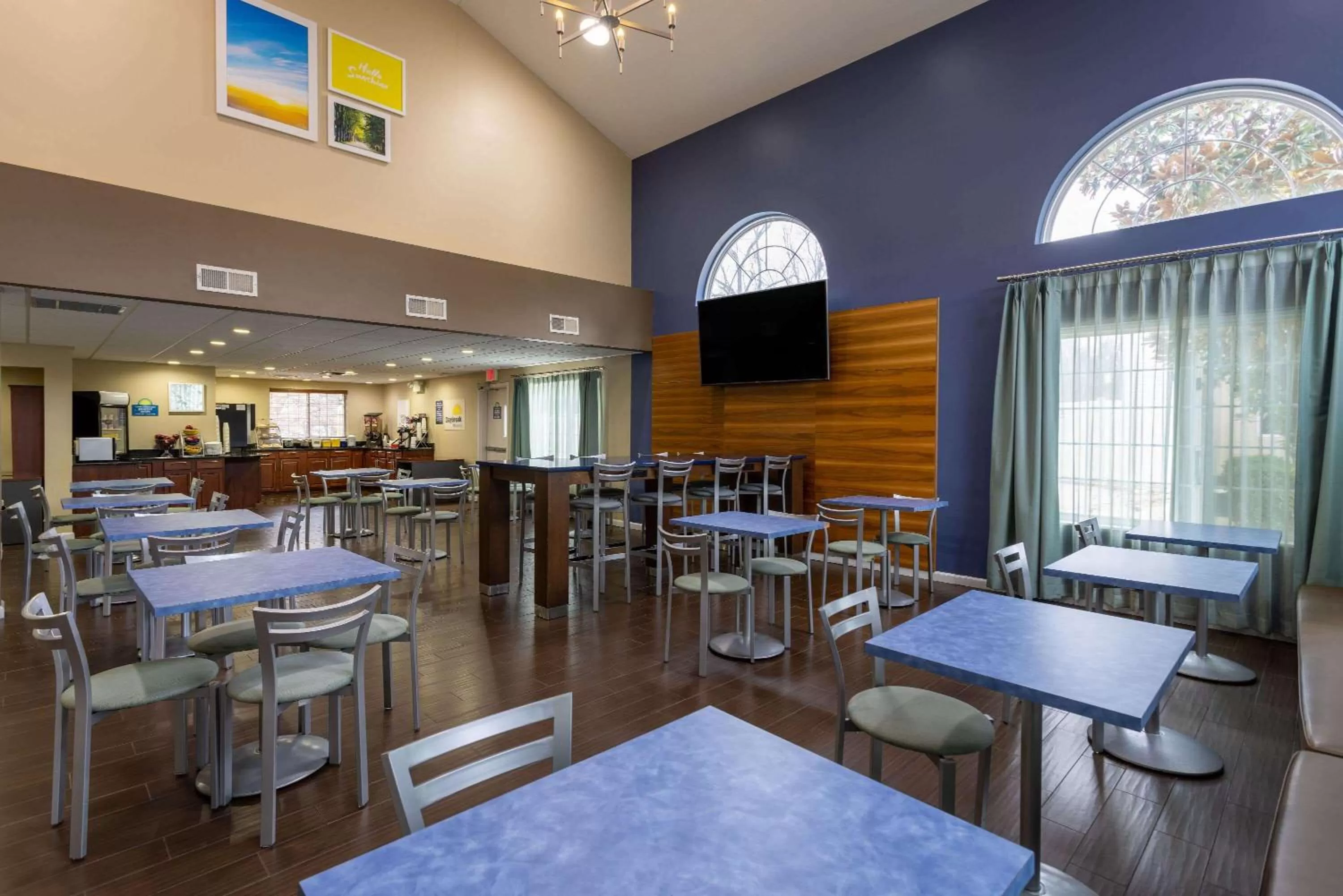 Breakfast in Days Inn & Suites by Wyndham Cherry Hill - Philadelphia