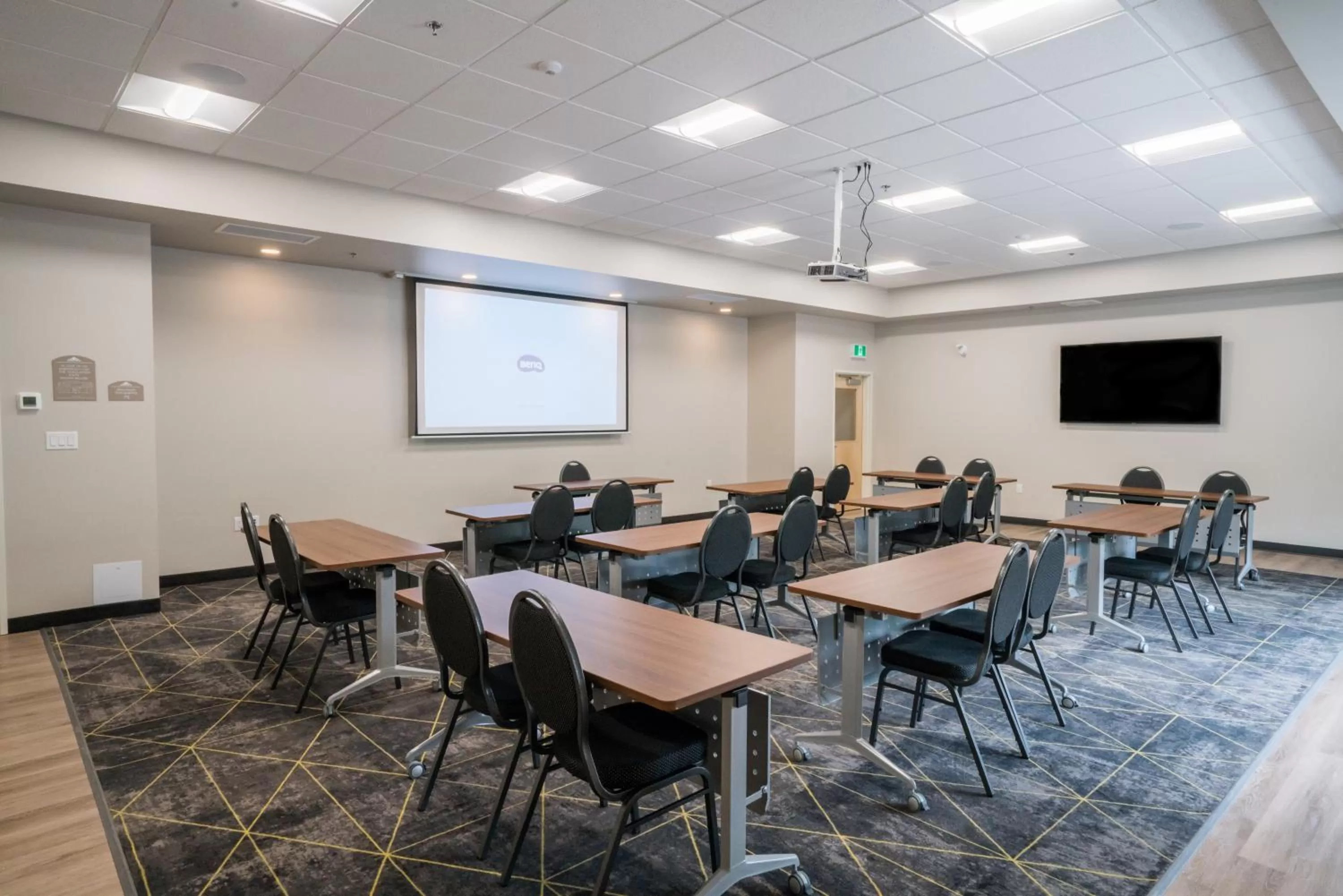 Meeting/conference room in Park Inn by Radisson, Kelowna
