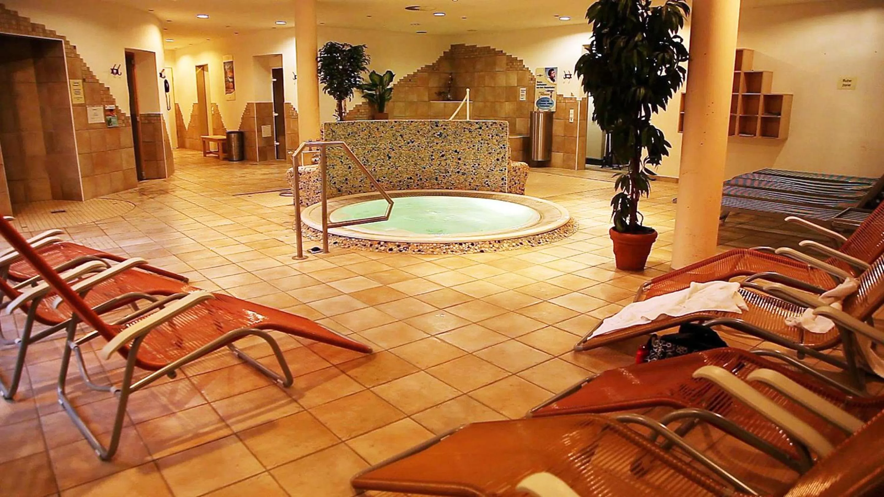 Hot Tub in Flair Hotel Landgasthof Roger