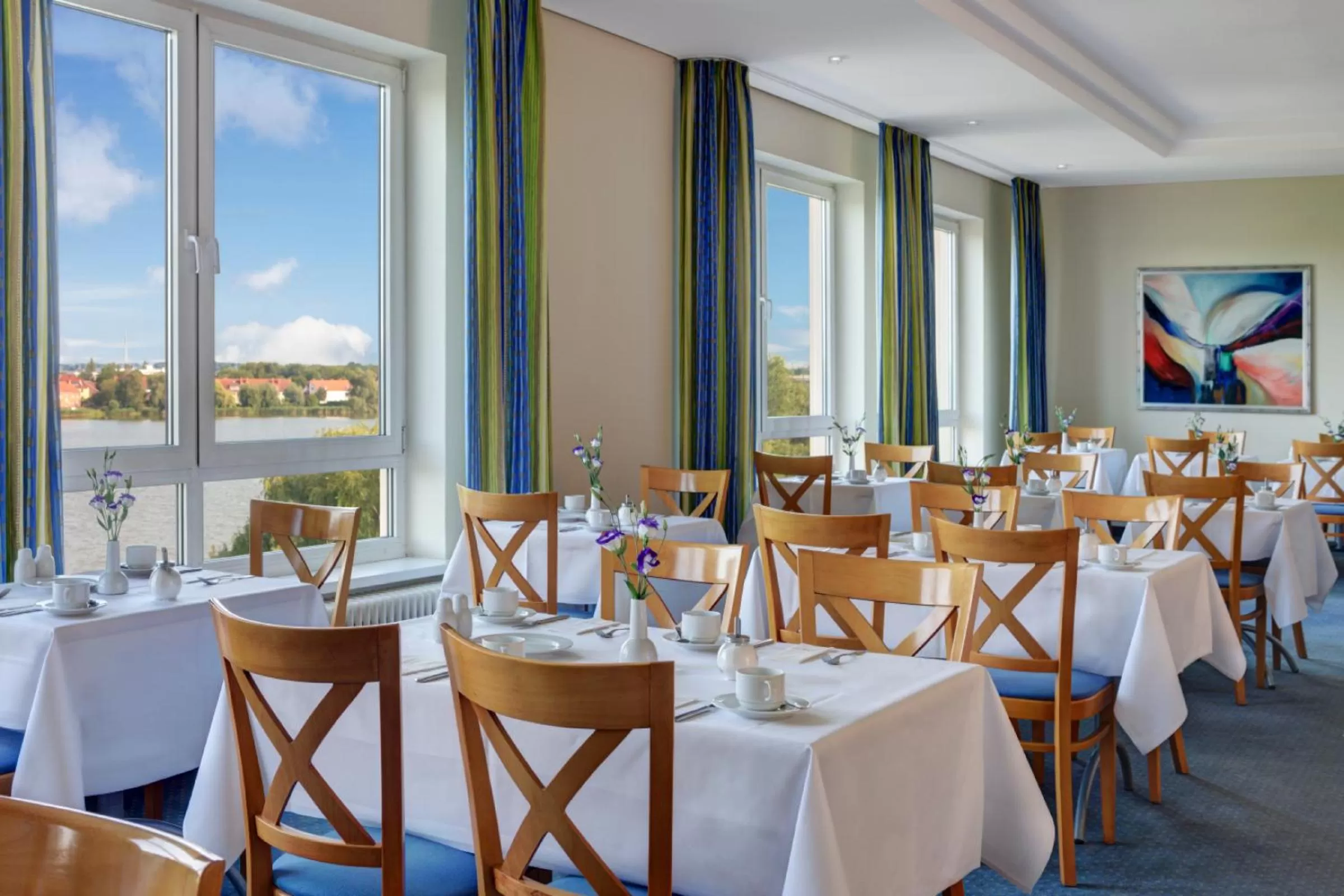 Restaurant/places to eat in IntercityHotel Stralsund