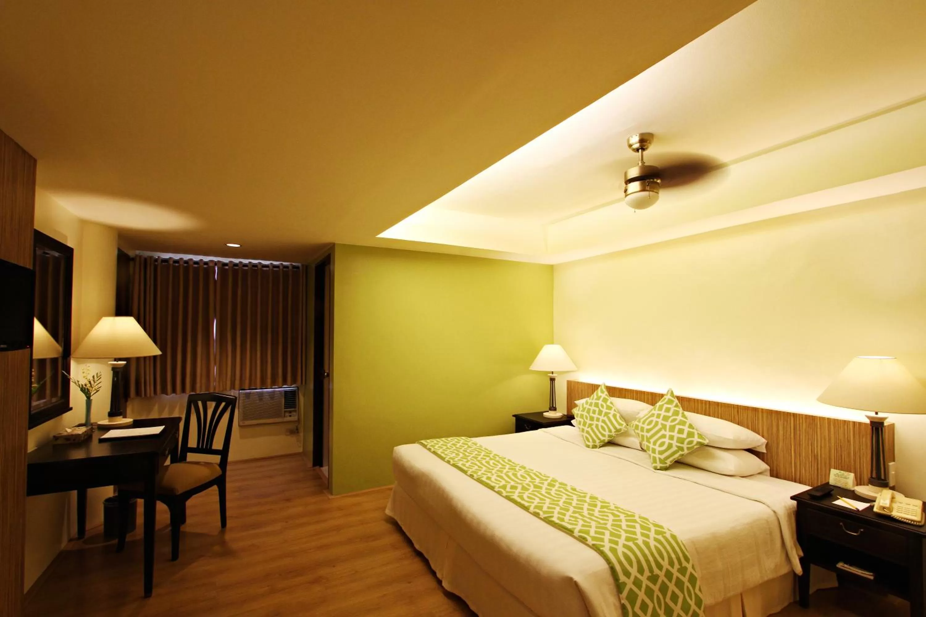 Bedroom, Bed in Hotel Fleuris