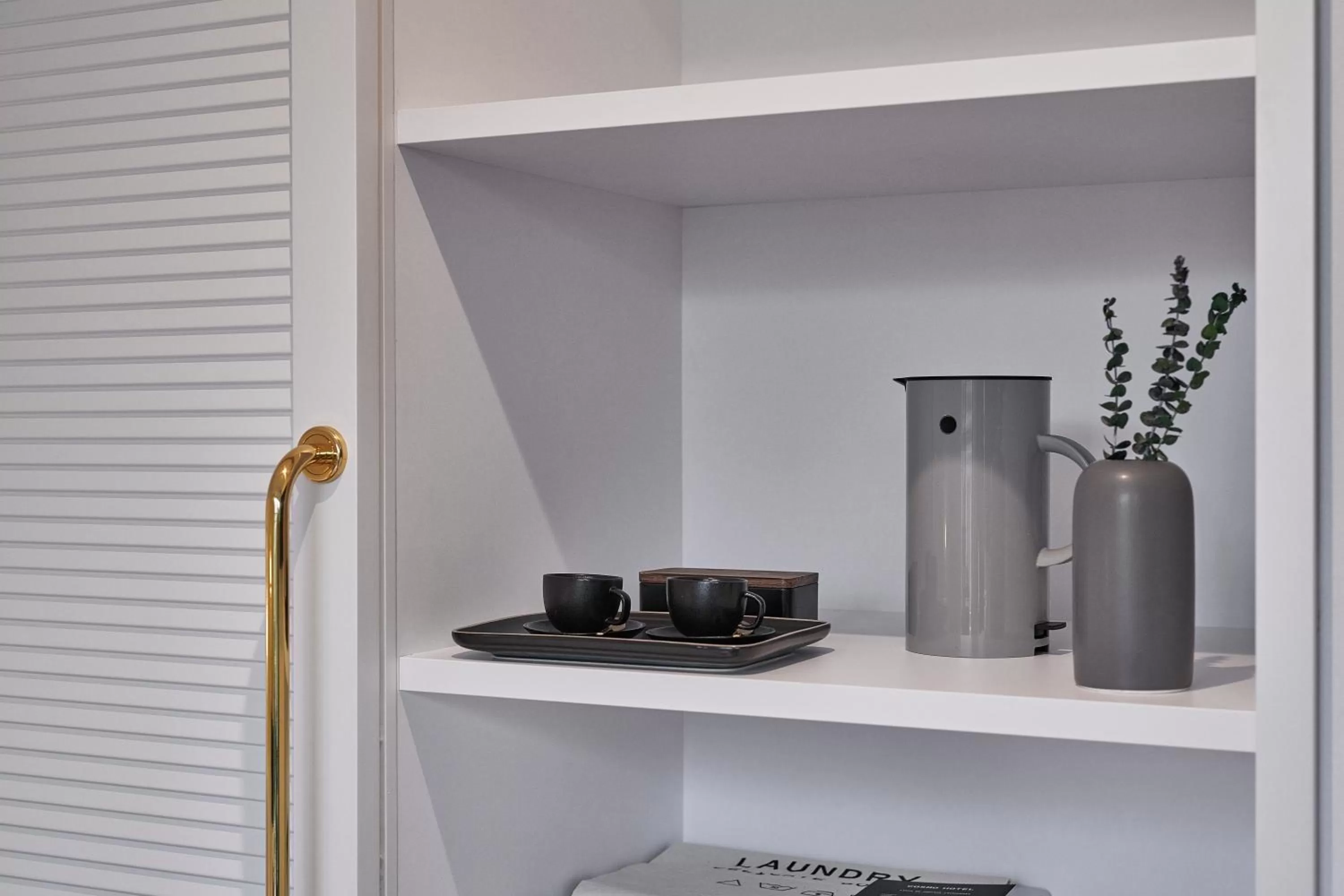 Coffee/tea facilities in Room Mate Cosmo - City Centre, Valencia