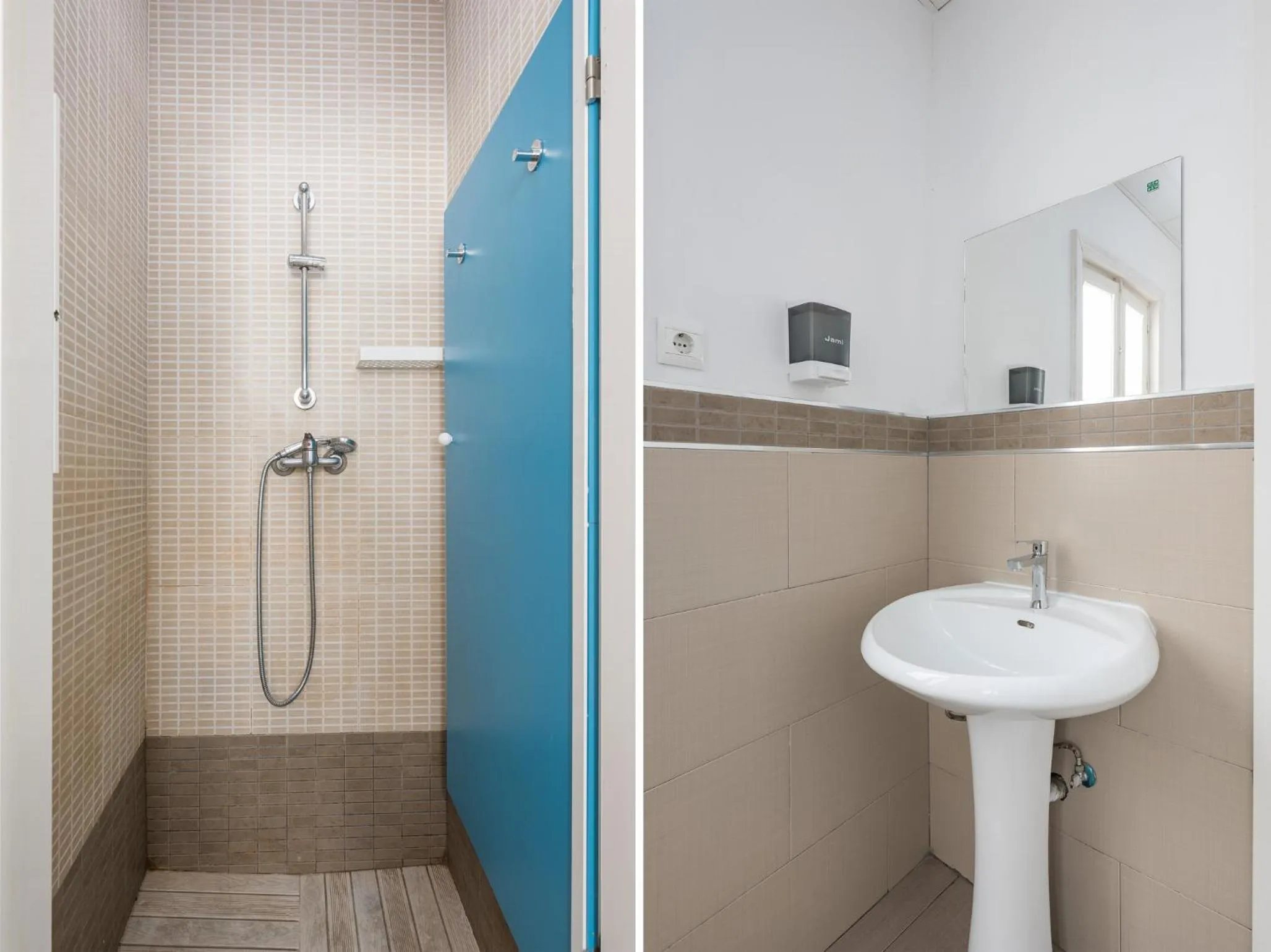 Shower in Feel Hostels City Center