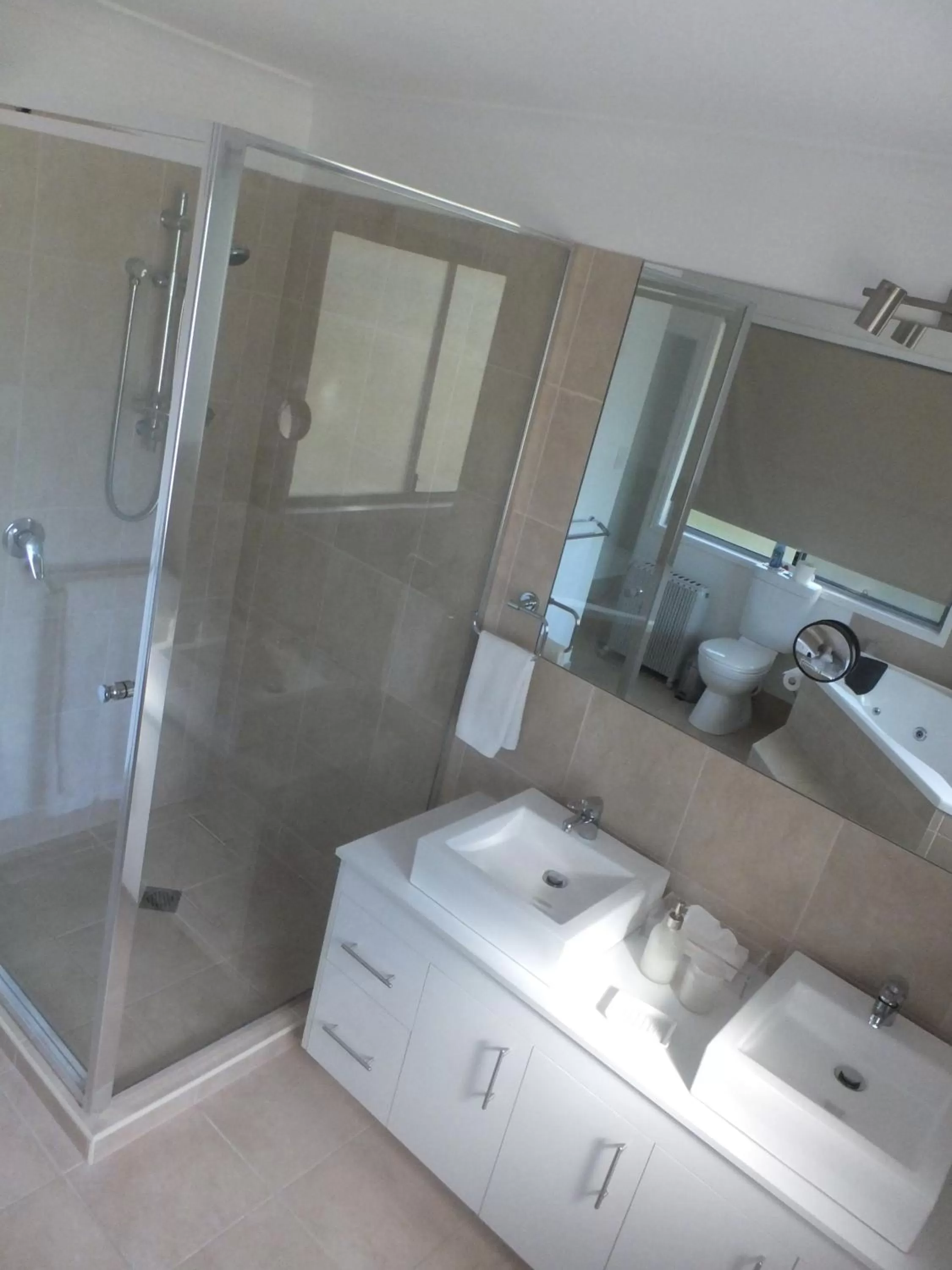 Bathroom, Bed in Torquay Terrace Bed & Breakfast