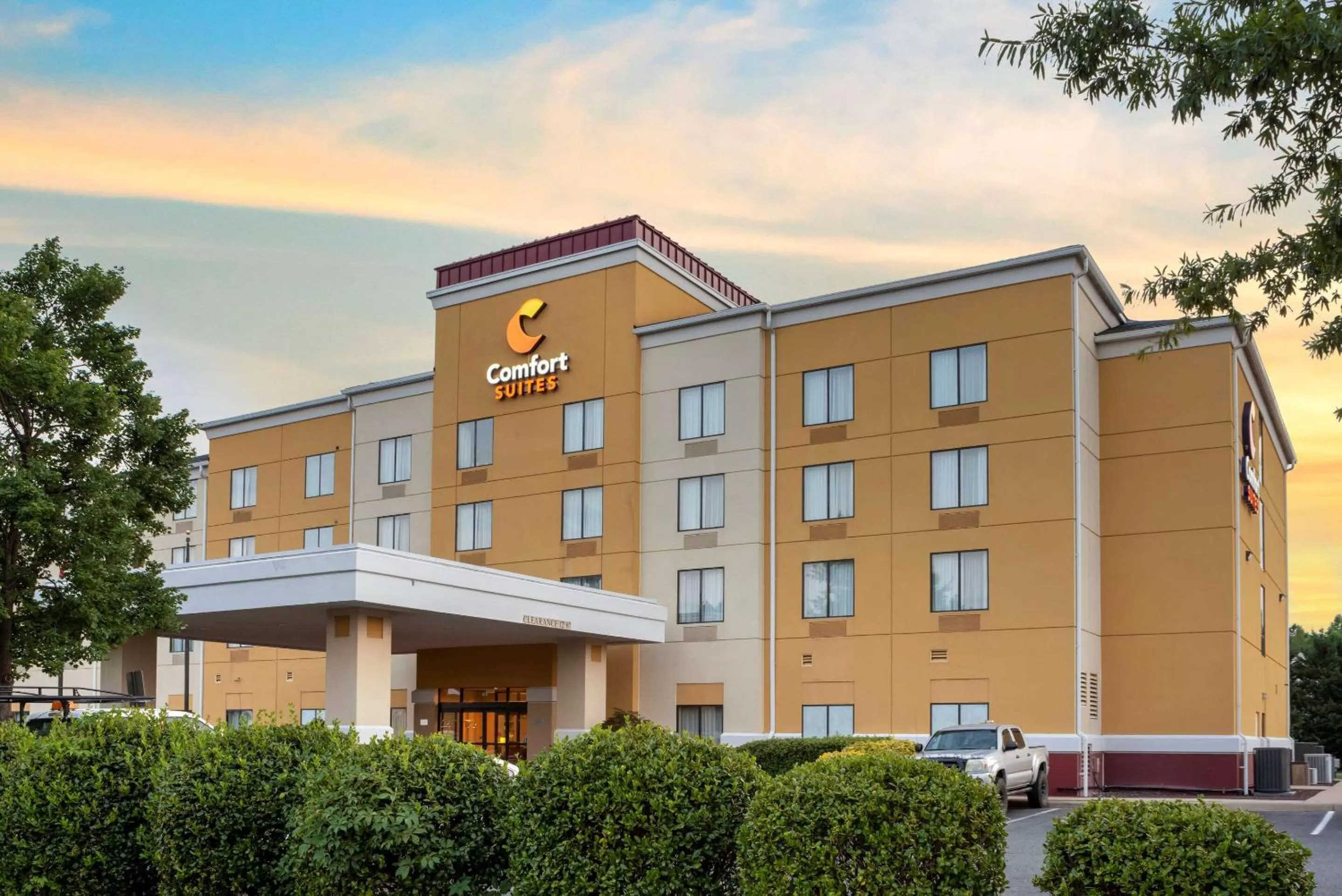 Property building in Comfort Suites Fredericksburg North
