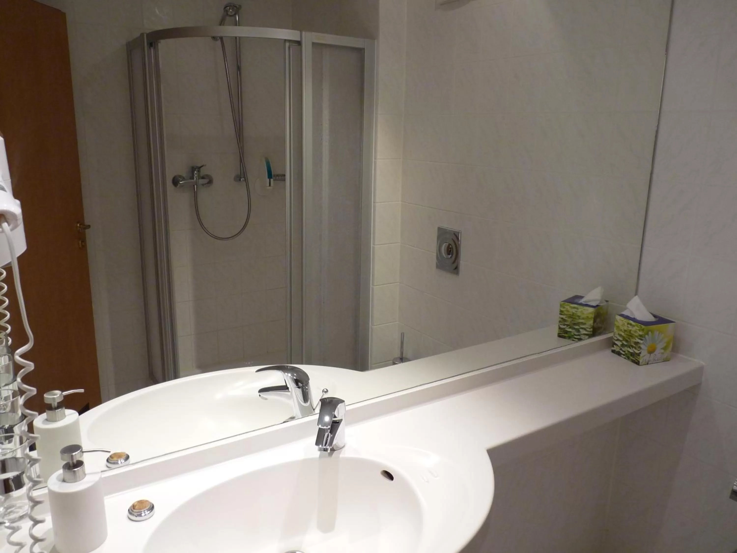 Bathroom in Hotel garni "Zum Eichwerder"