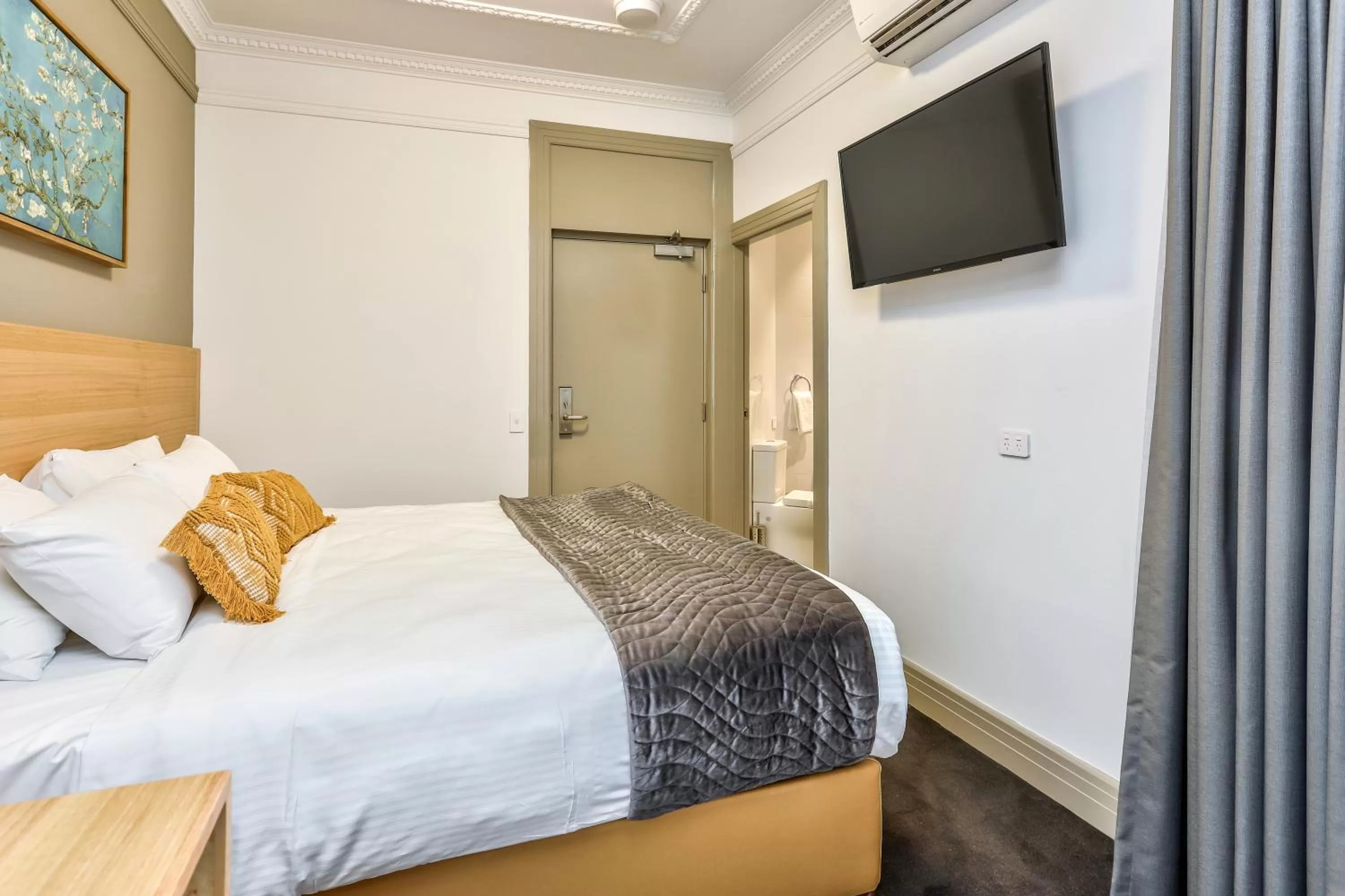 Bed in Meridian Hotel Hurstville