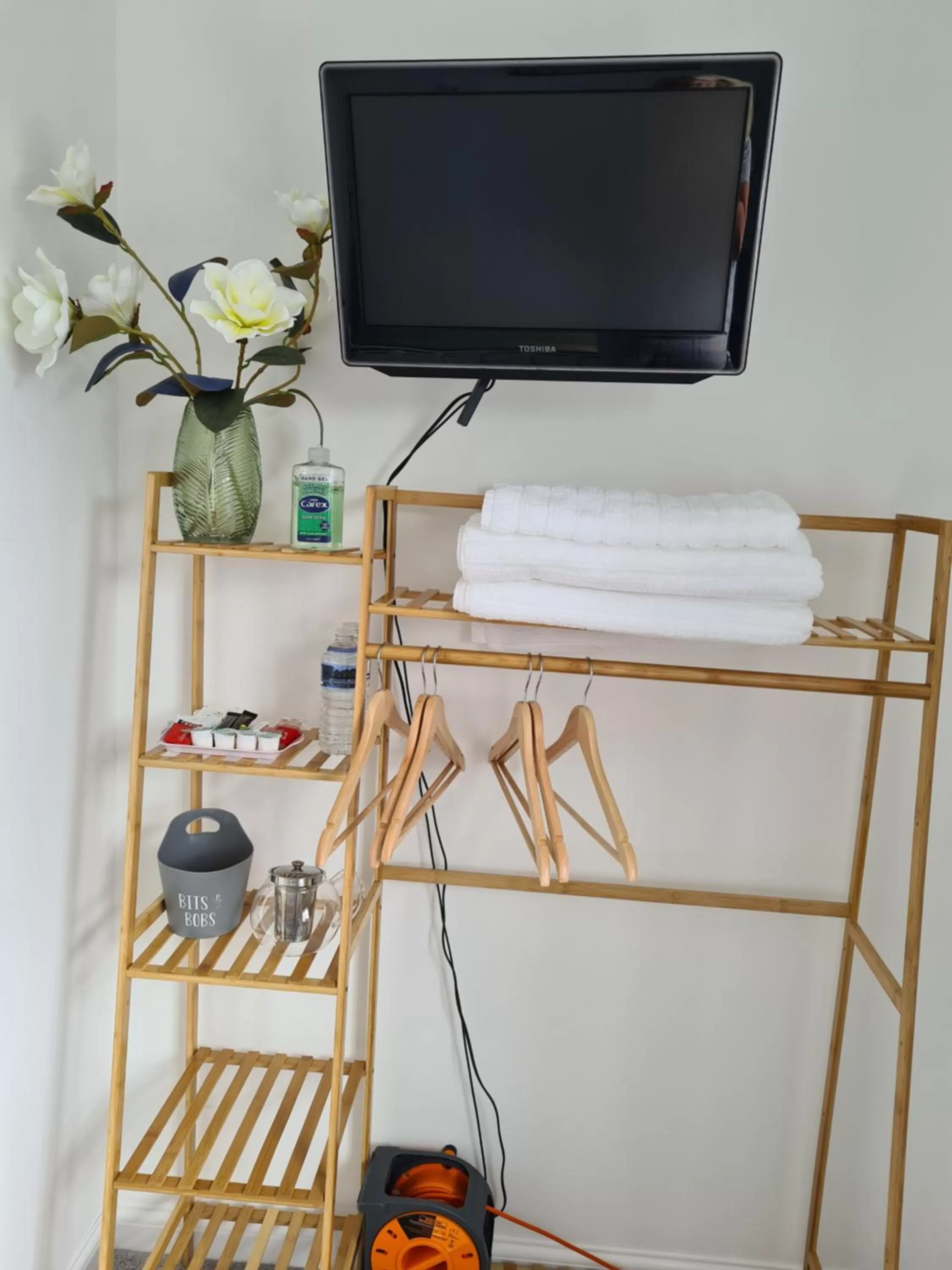 TV and multimedia, TV/Entertainment Center in Ria's B n B