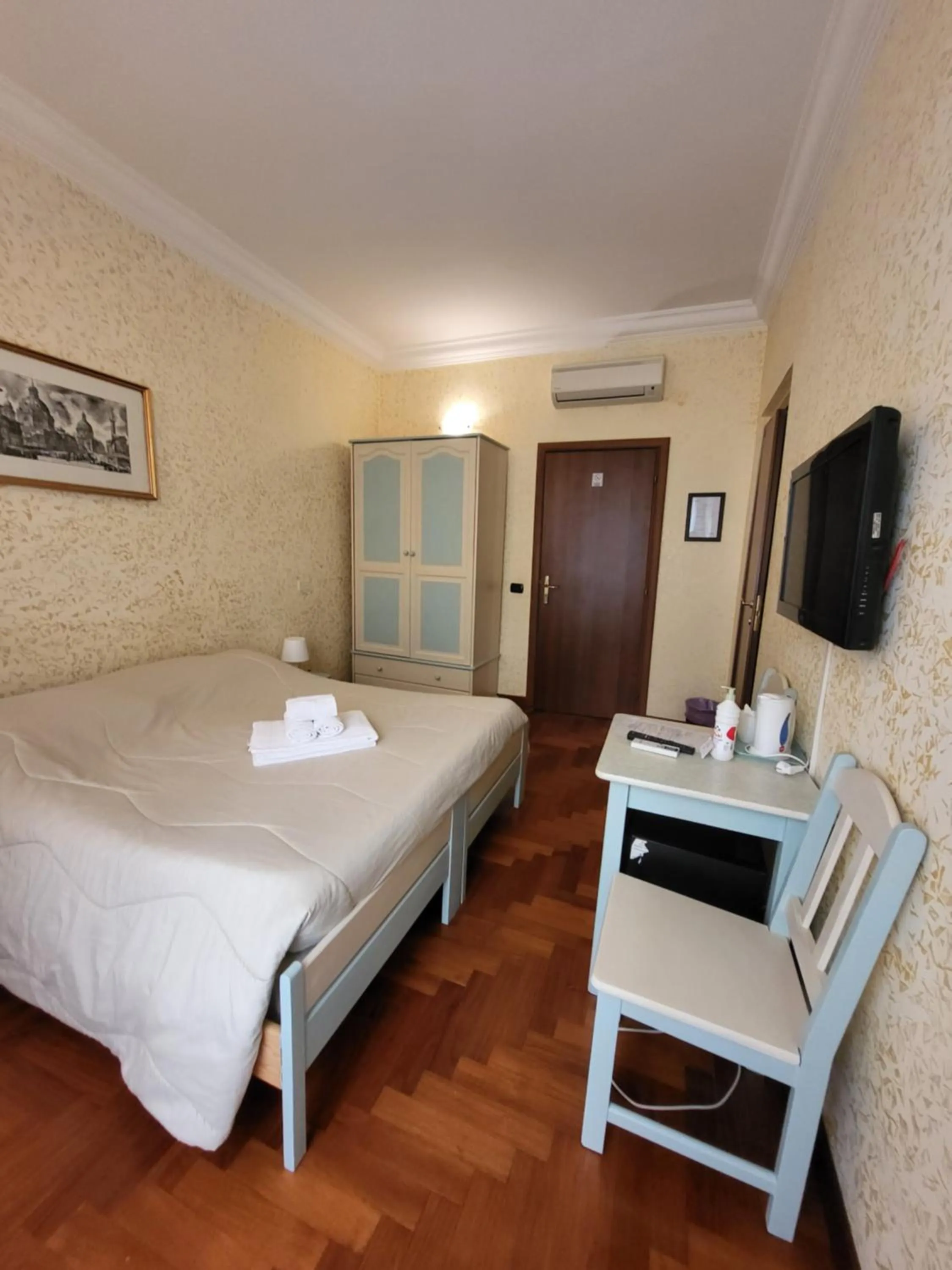 Bed in St. Peter's Rooms Rome