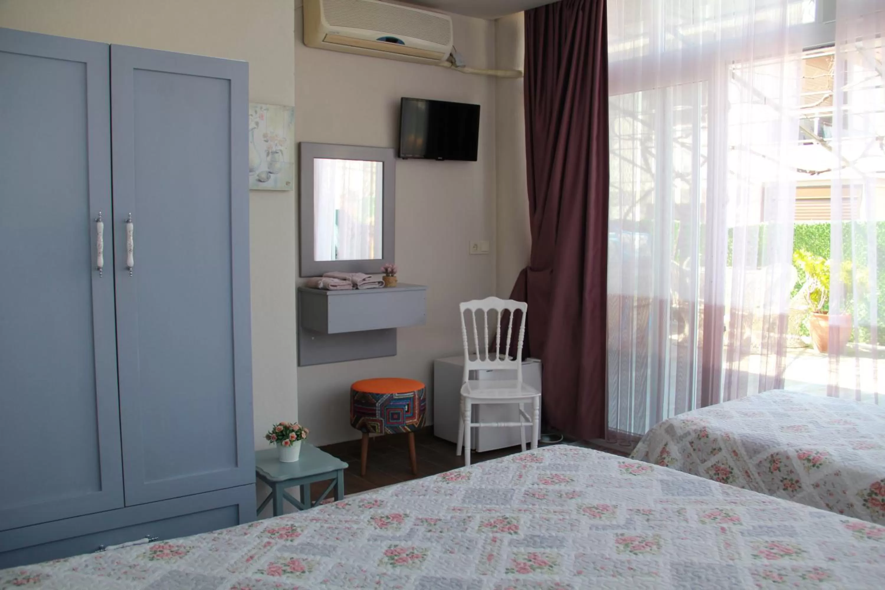 Photo of the whole room, Bed in Balim Sultany