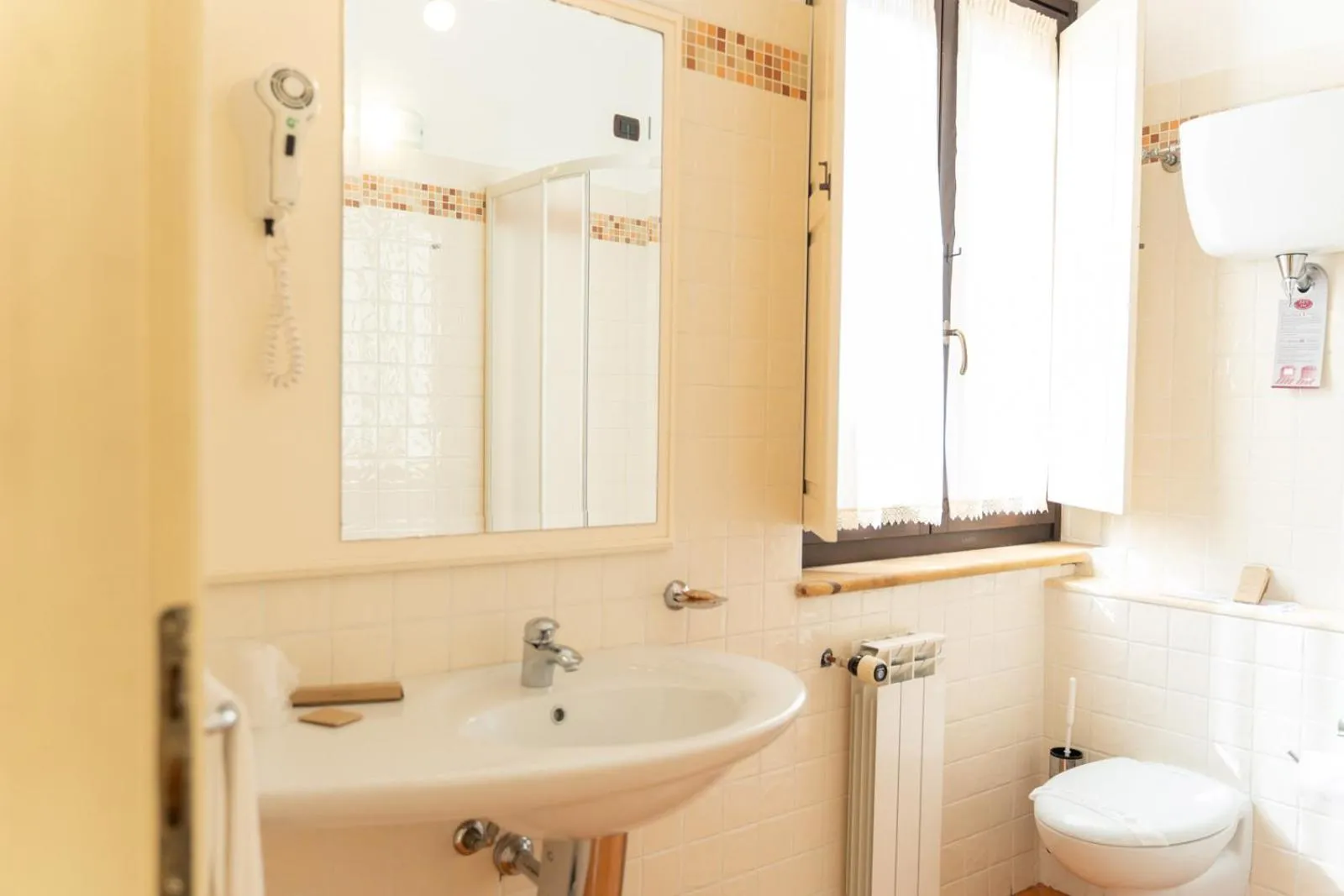 Bathroom in Hotel Ristorante Vecchia Vibo