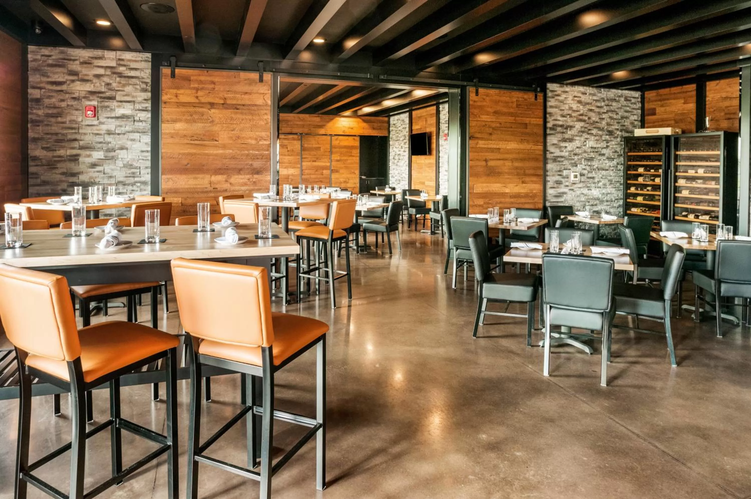 Restaurant/places to eat in Cobblestone Hotel & Suites Appleton International Airport