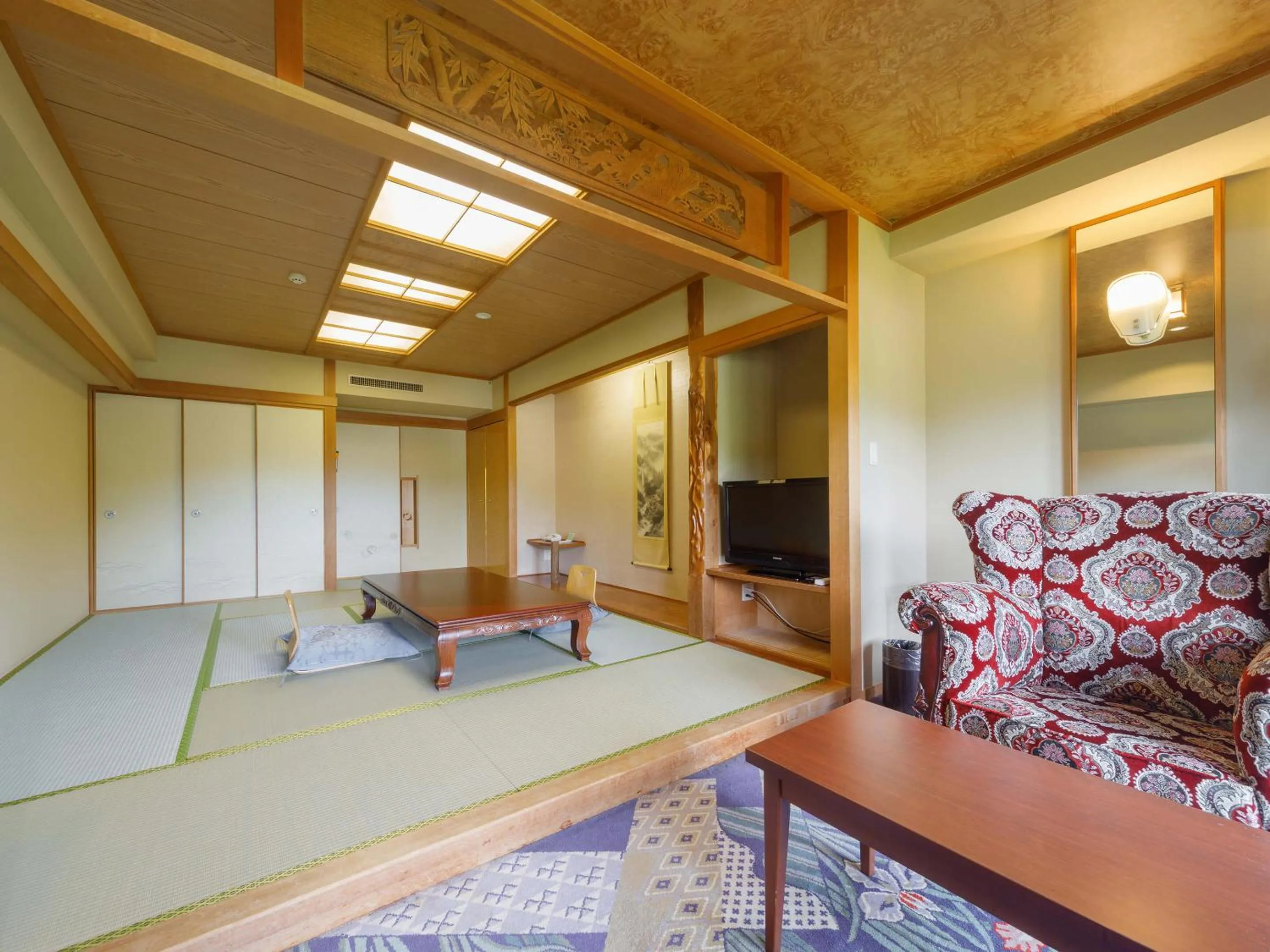 Living room, Bed in Jozankei View Hotel