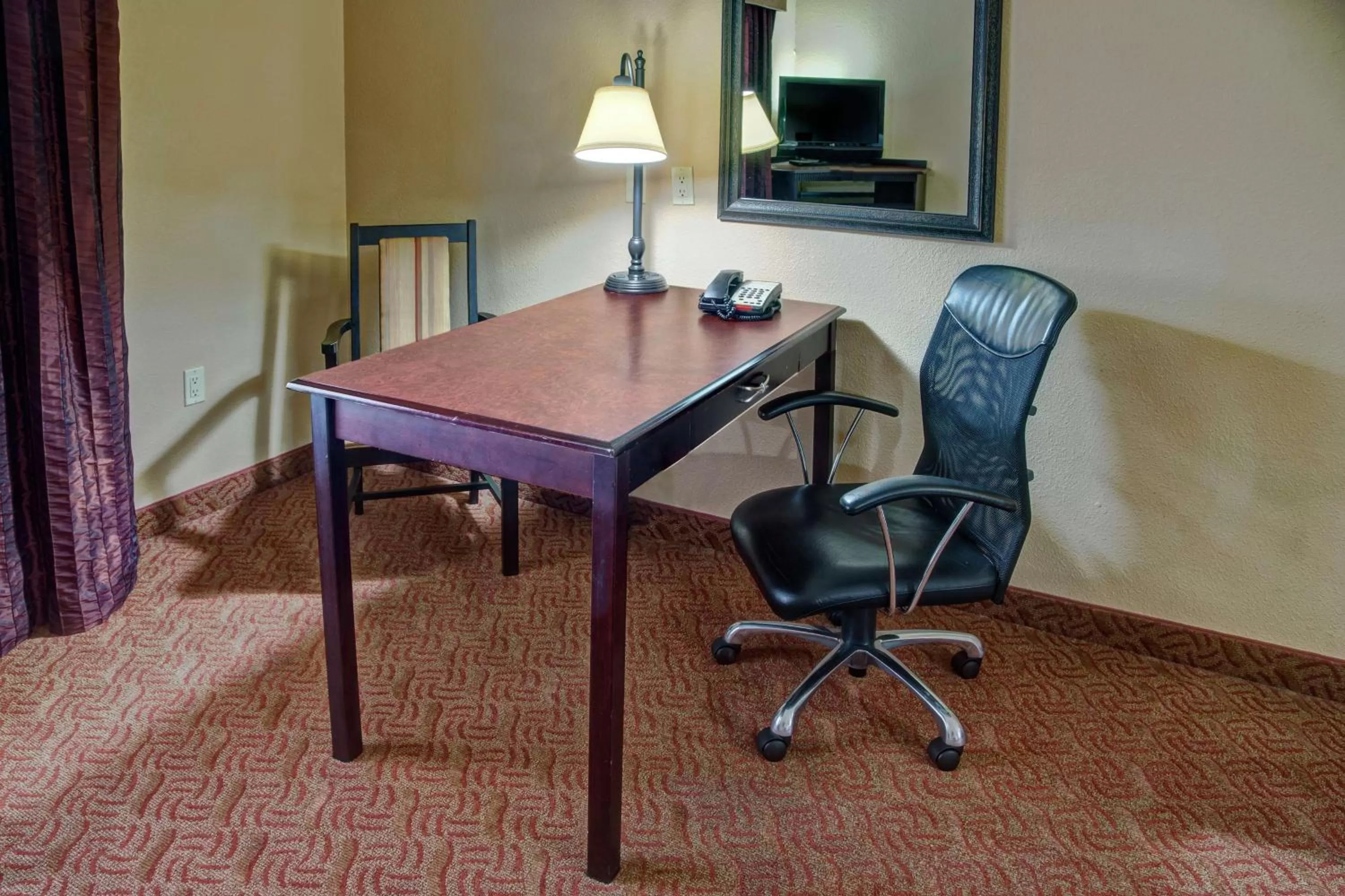 Bedroom in Hampton Inn & Suites Corsicana