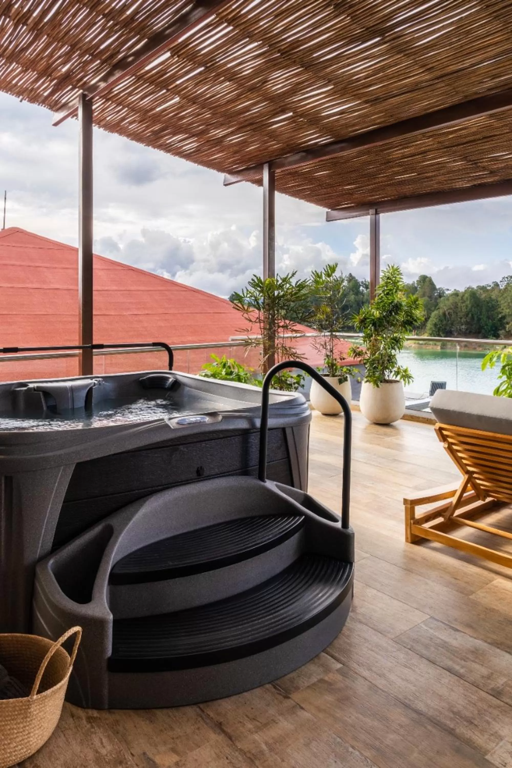 Lake view in Tau House