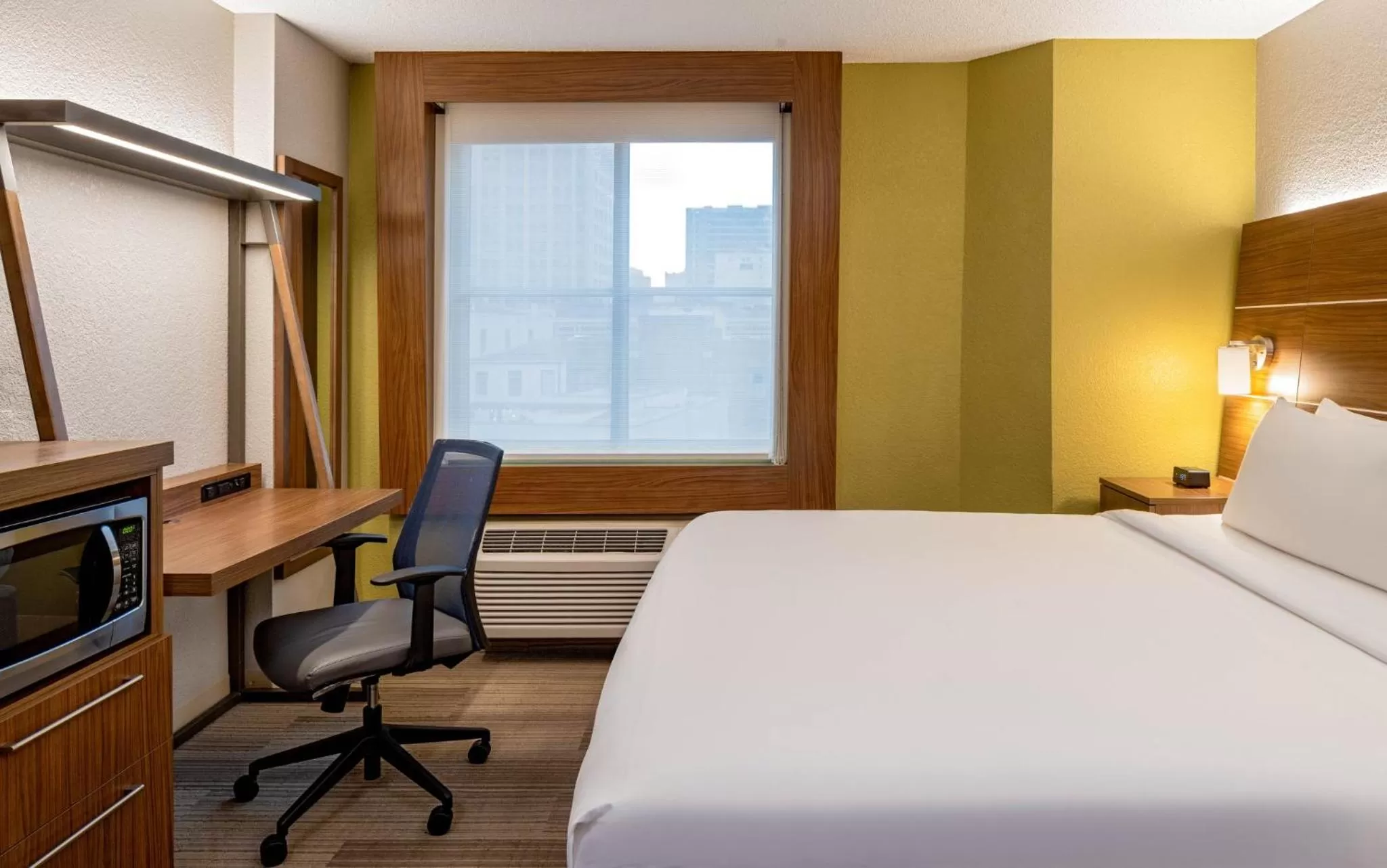 Photo of the whole room, Bed in Holiday Inn Express New Orleans Downtown by IHG