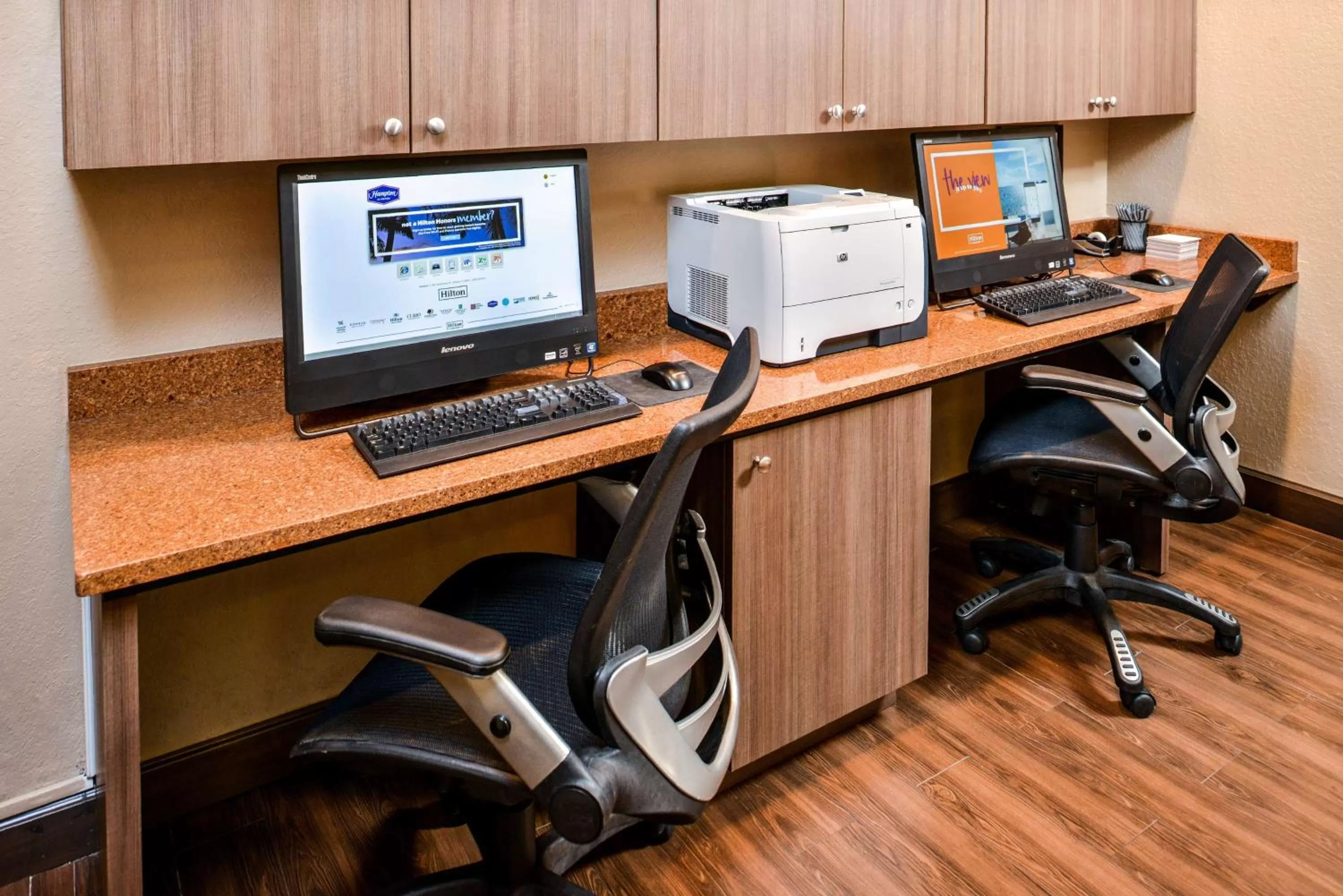 Business facilities in Hampton Inn Closest to Universal Orlando