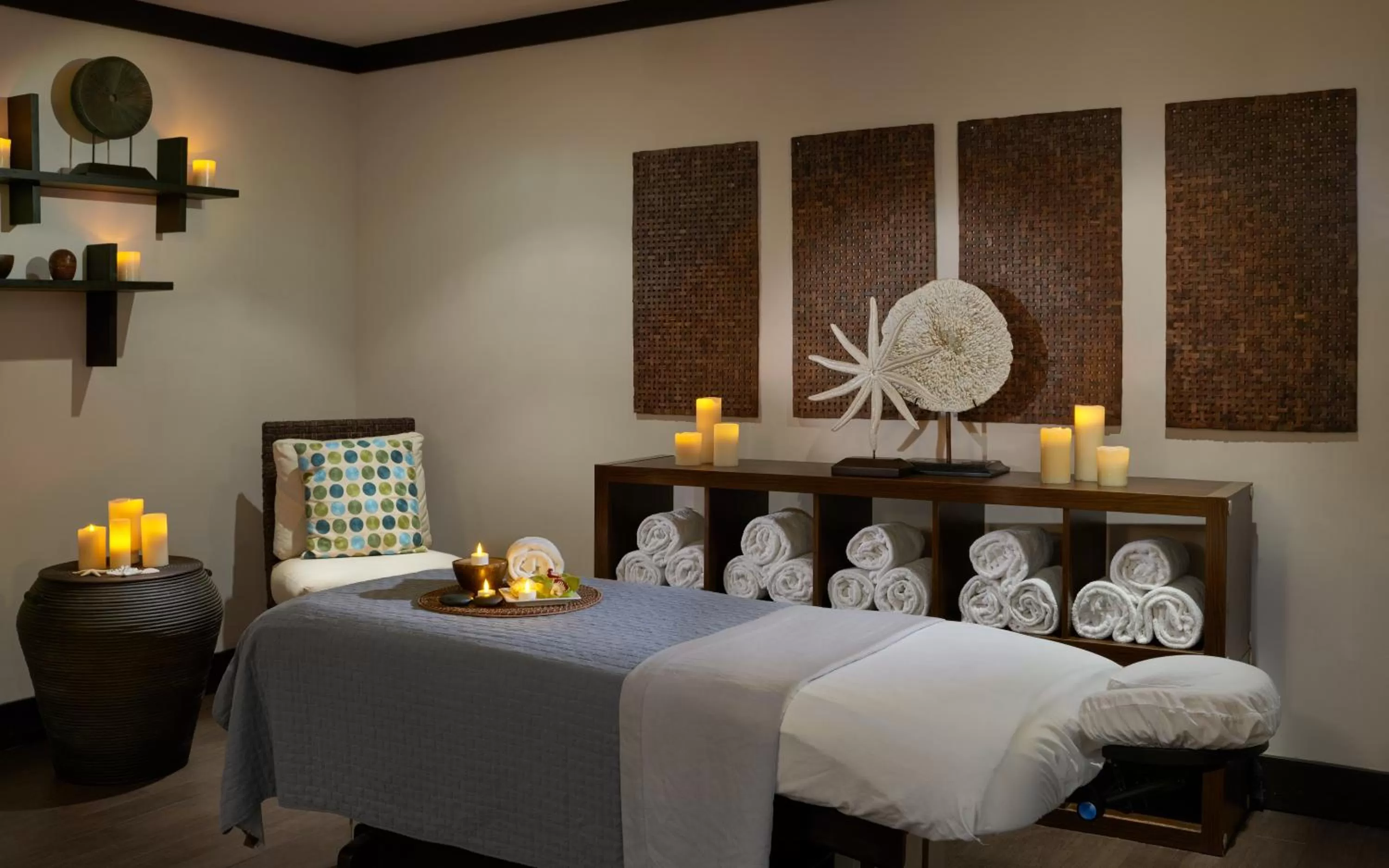 Spa and wellness centre/facilities, Bed in Newport Beachside Hotel & Resort