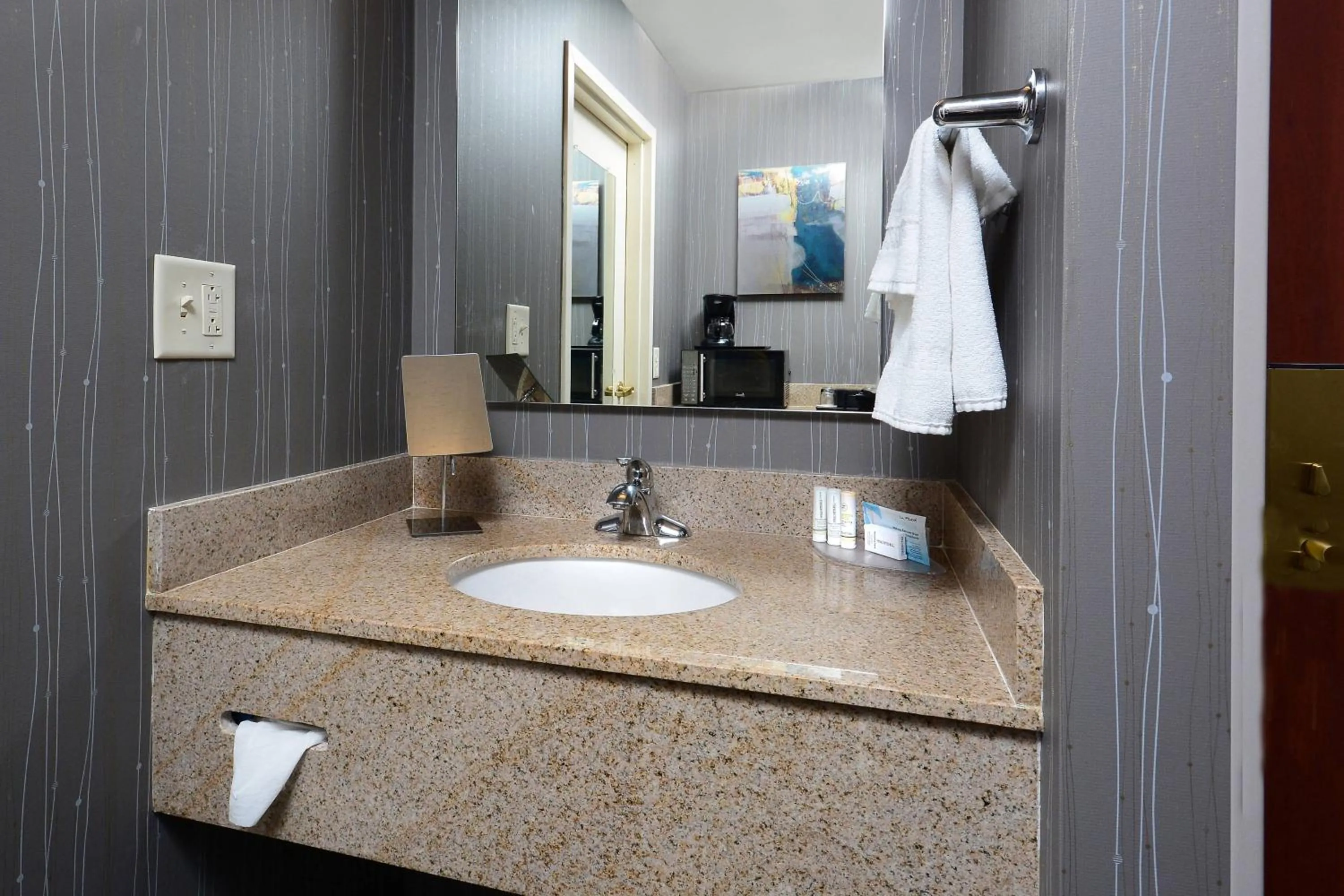 Bathroom in Courtyard Danville