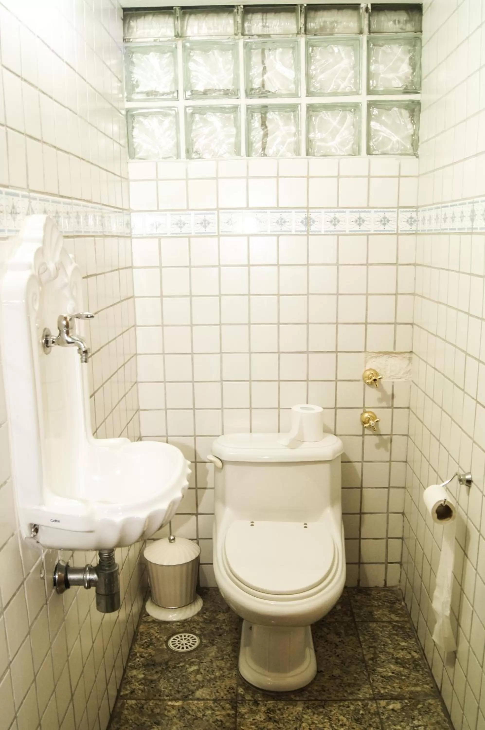 Bedroom, Bathroom in Cumbipar King Hotel