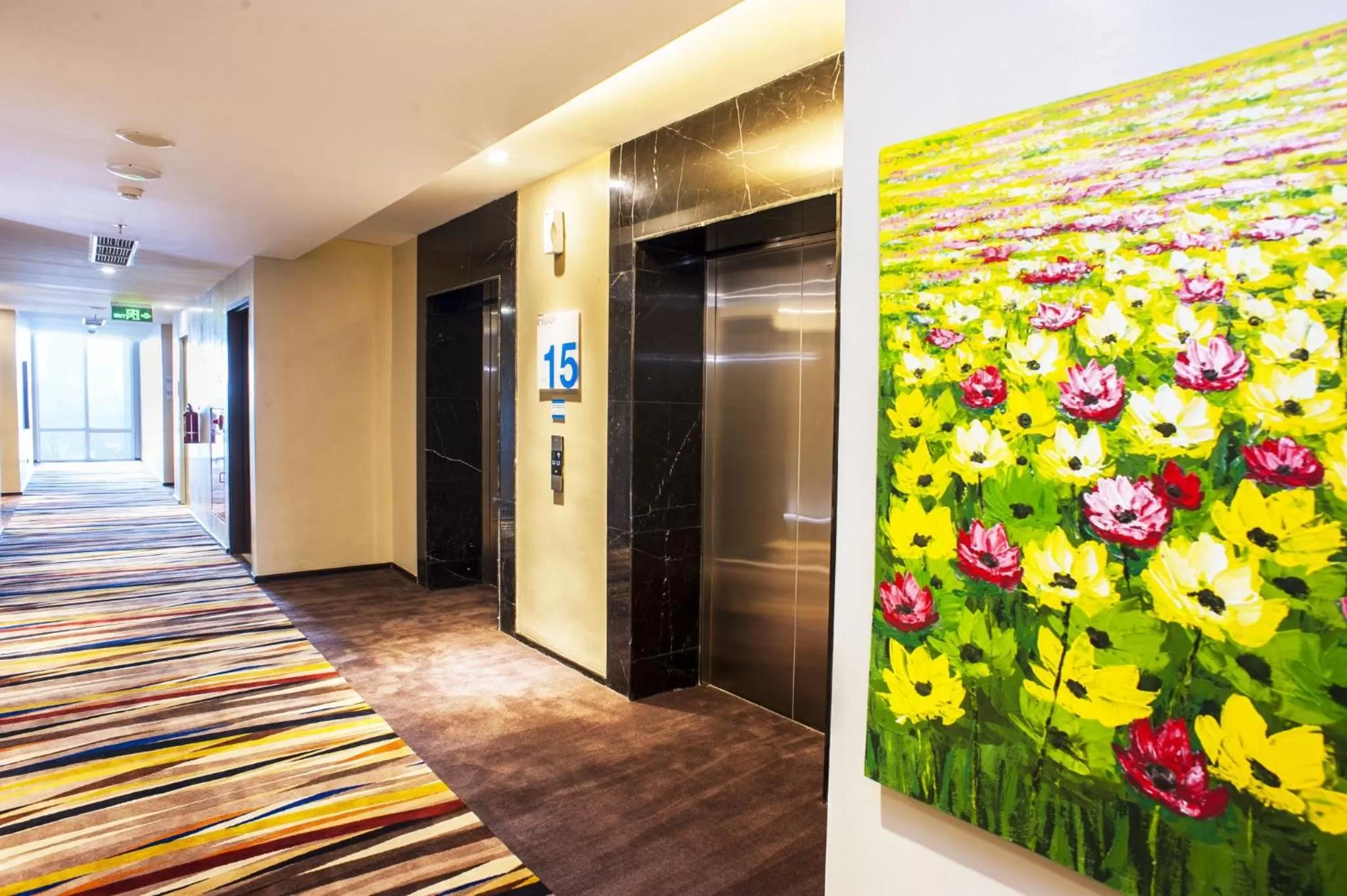 Lobby or reception in Holiday Inn Express Surabaya CenterPoint by IHG