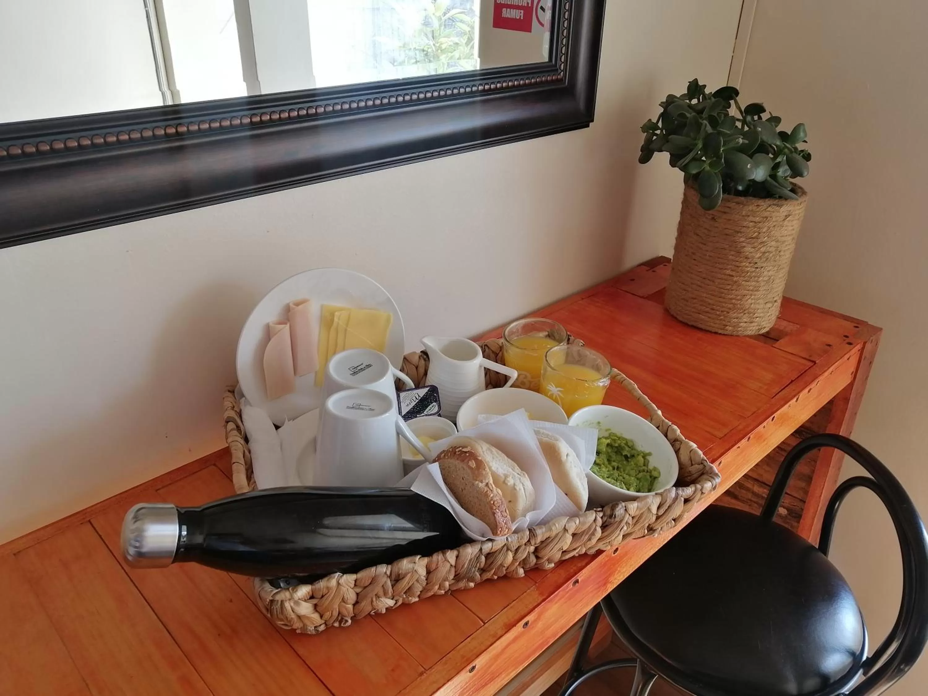 Breakfast in Hotel 251