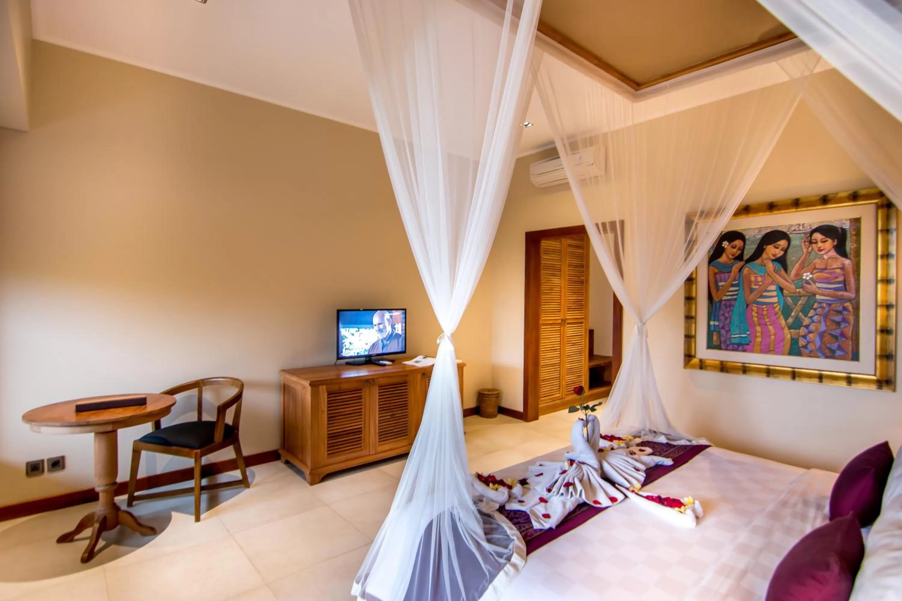 Photo of the whole room, Bed in Ulun Ubud Resort - CHSE Certified