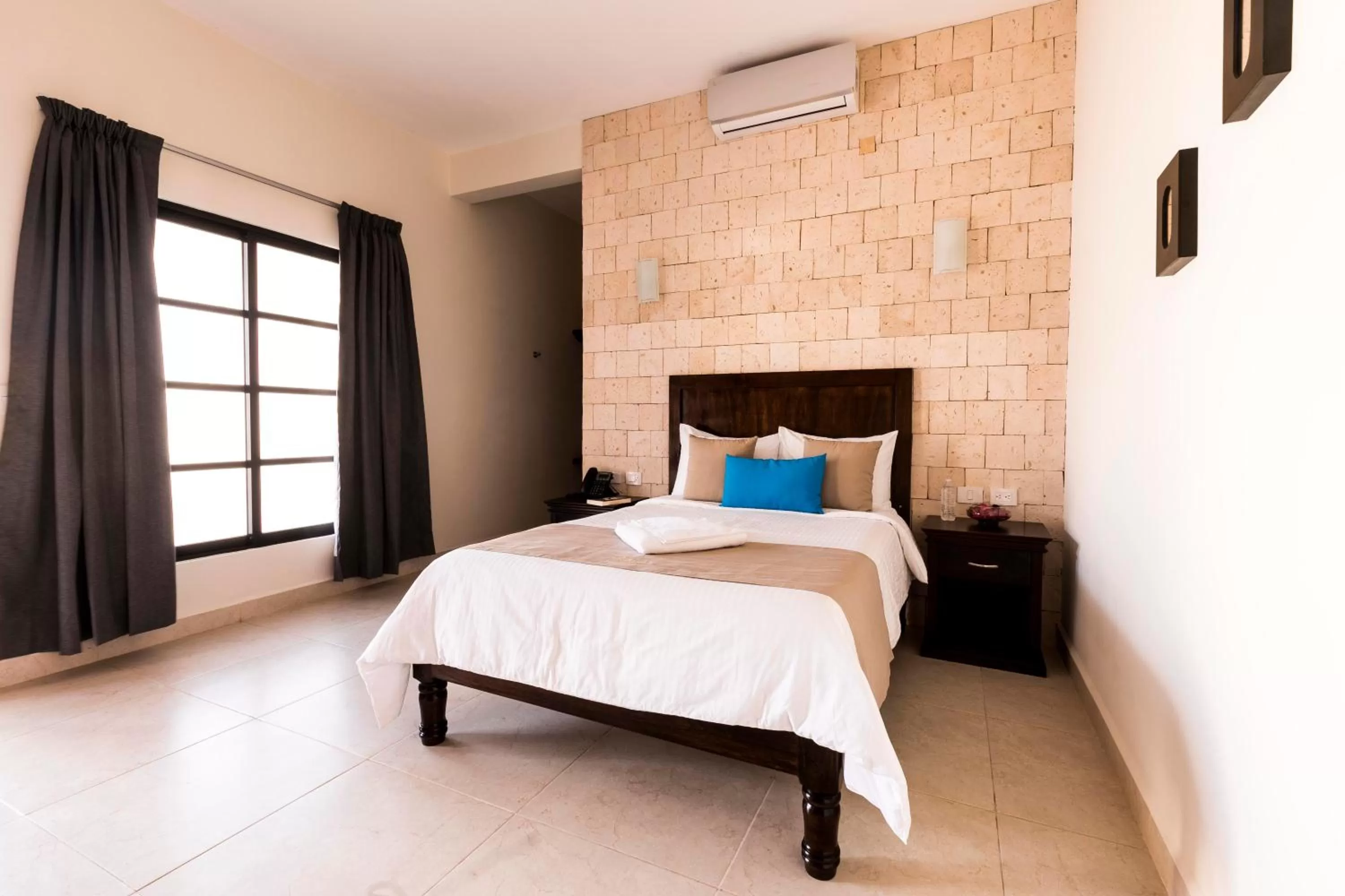 Photo of the whole room, Bed in Hotel Los Frailes, Valladolid, Yucatán