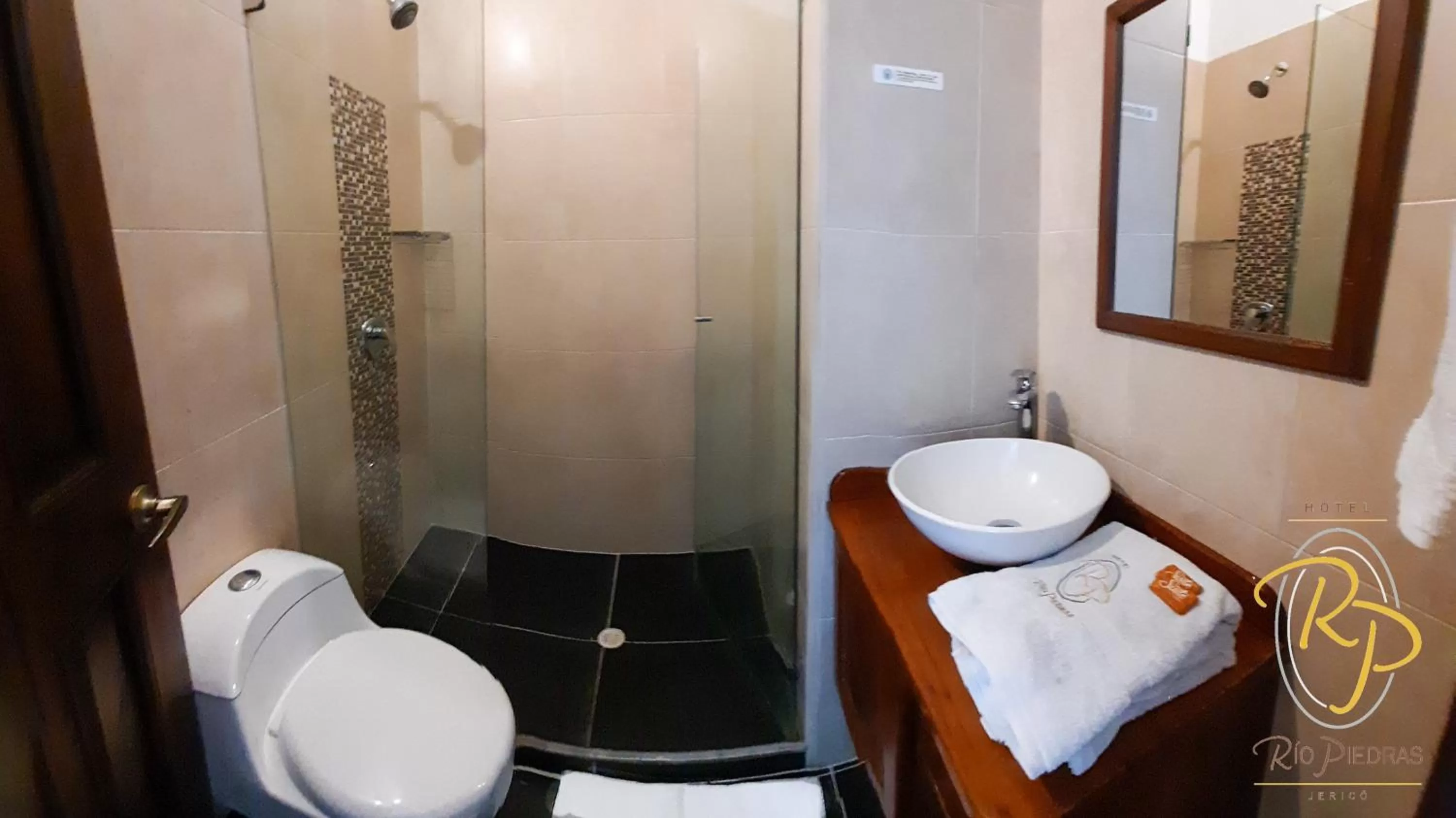 Bathroom in Hotel Rio Piedras