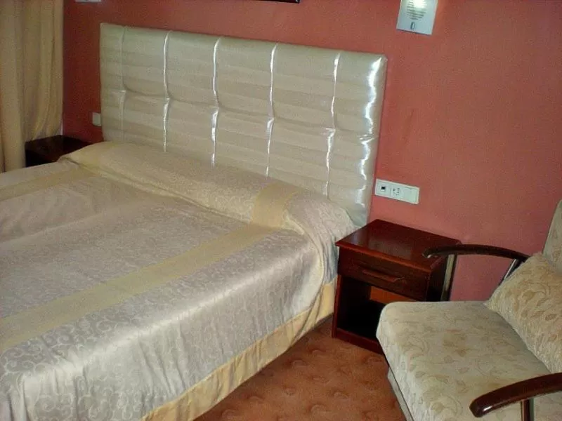 Bed in Achillion Palace