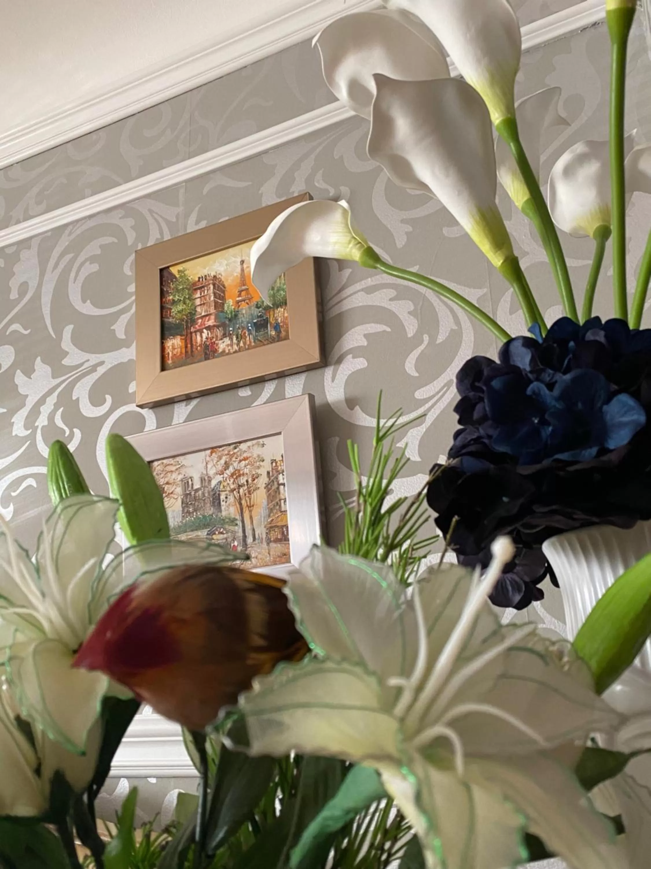 Living room in Serenity