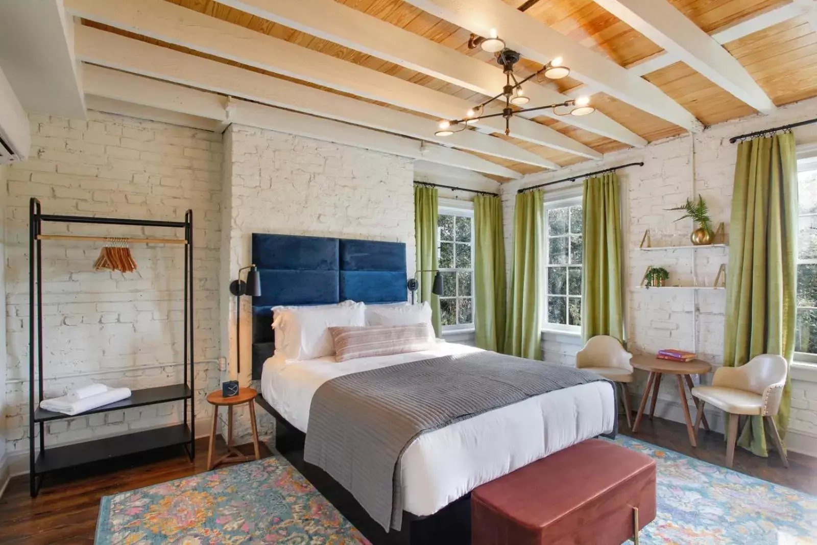 Deluxe Queen Room in The Present Hotel Deluxe Queen Room in The Present Hotel