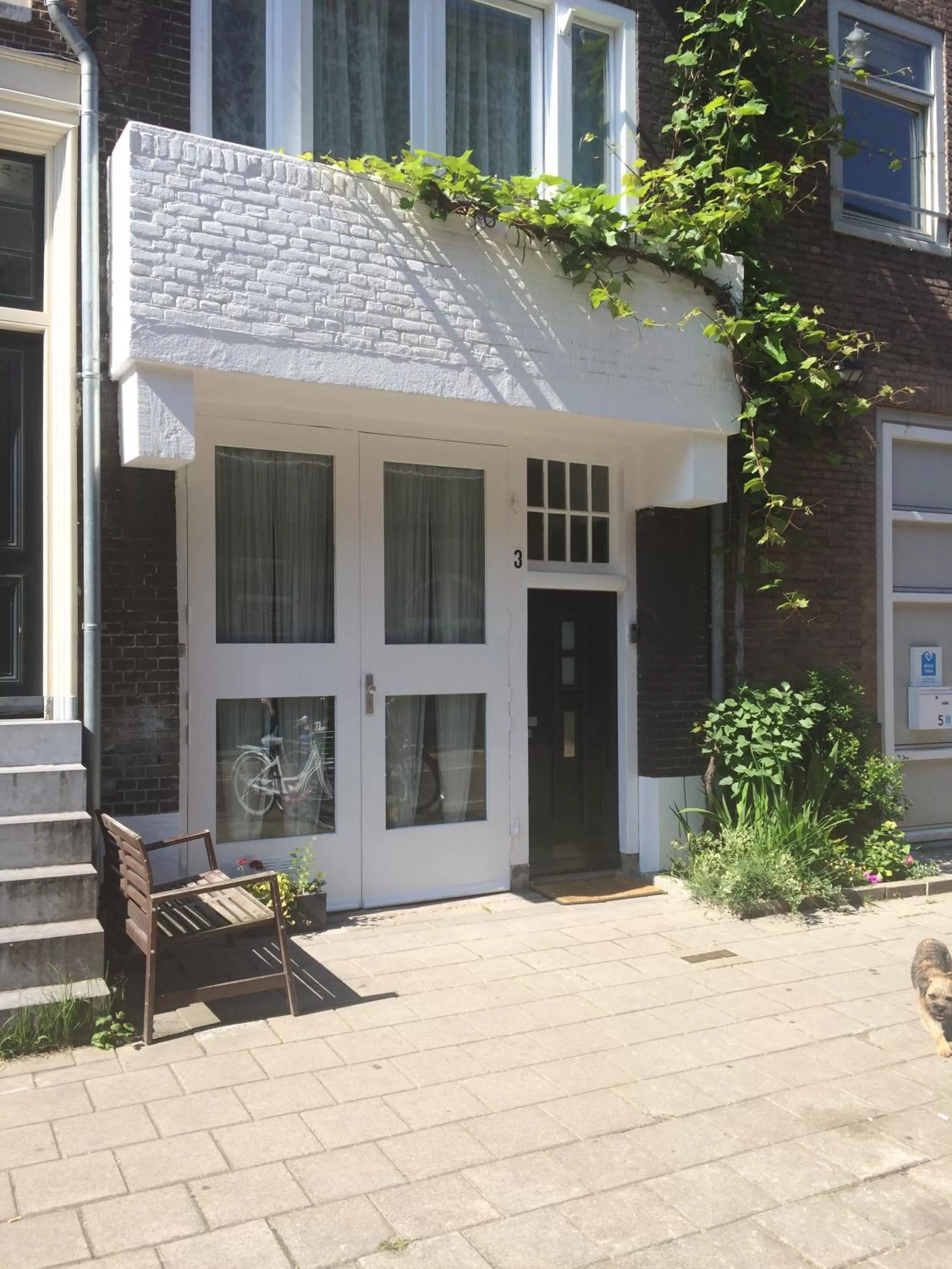 Facade/entrance in GH Amsterdam