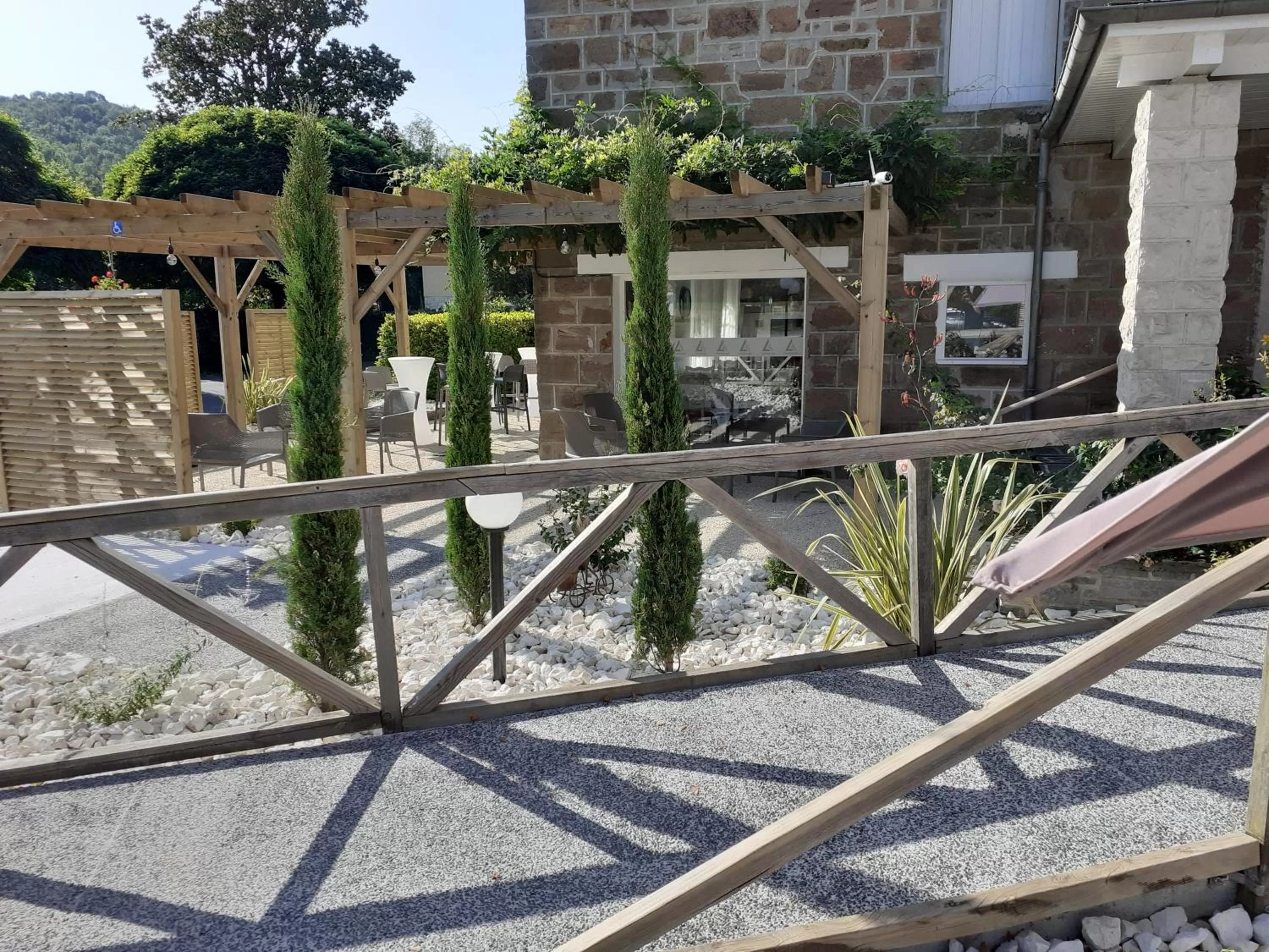 Patio in L'Auberge
