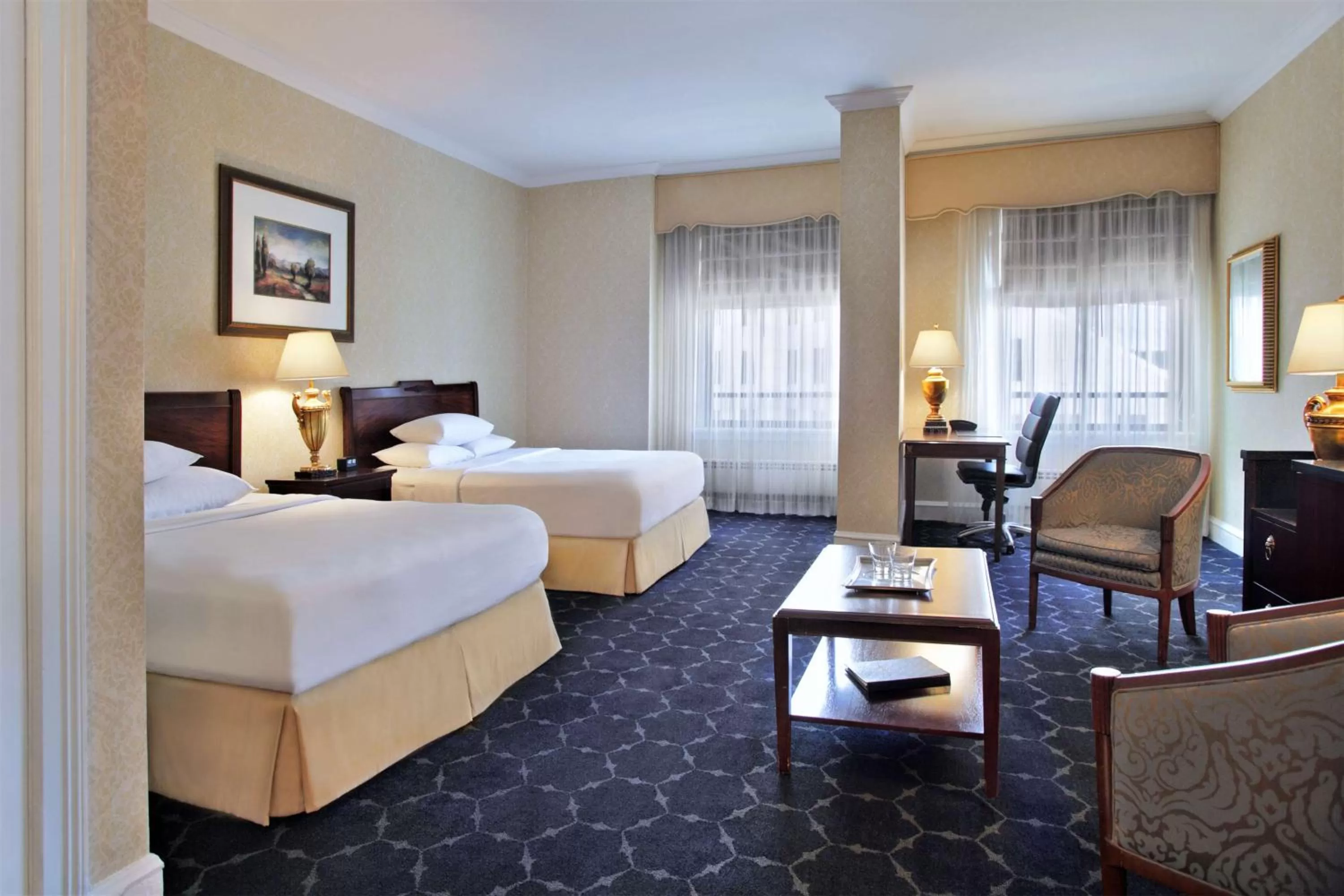 Living room, Bed in The Drake Hotel