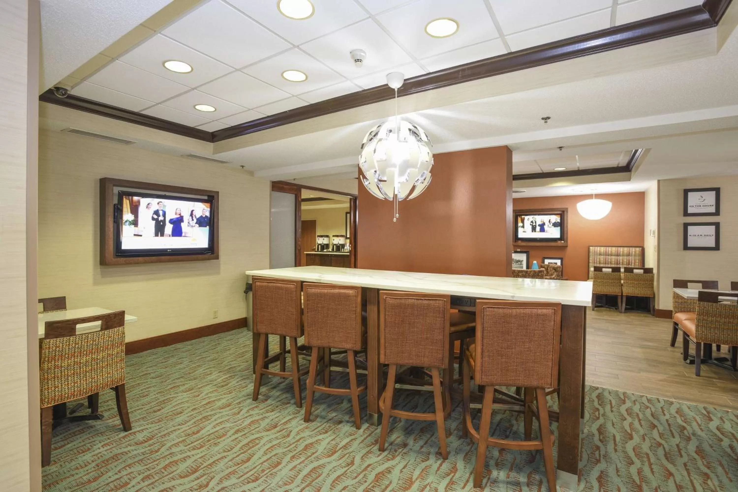Restaurant/places to eat in Hampton Inn Cincinnati Eastgate