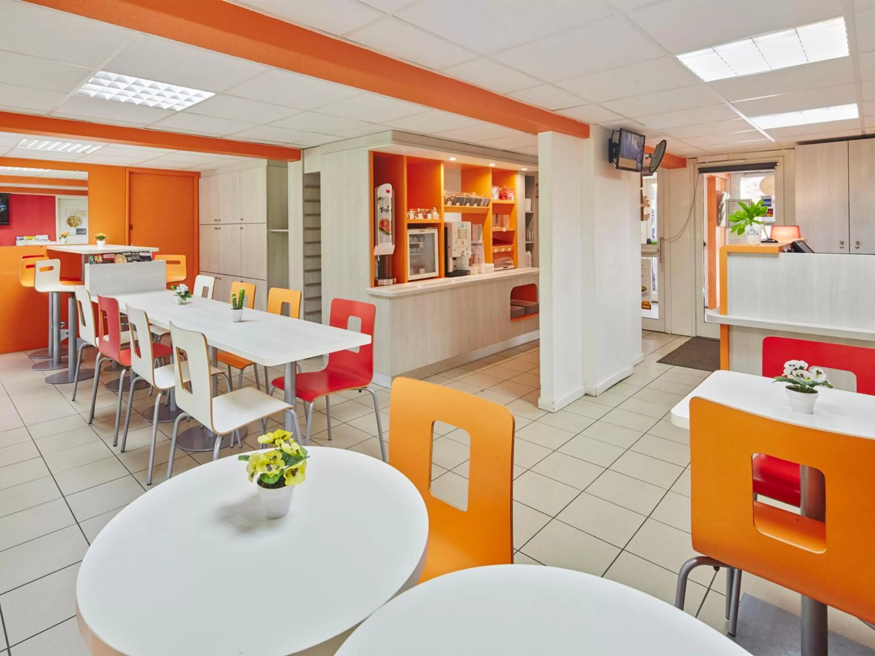 Restaurant/places to eat in Première Classe Melun Senart