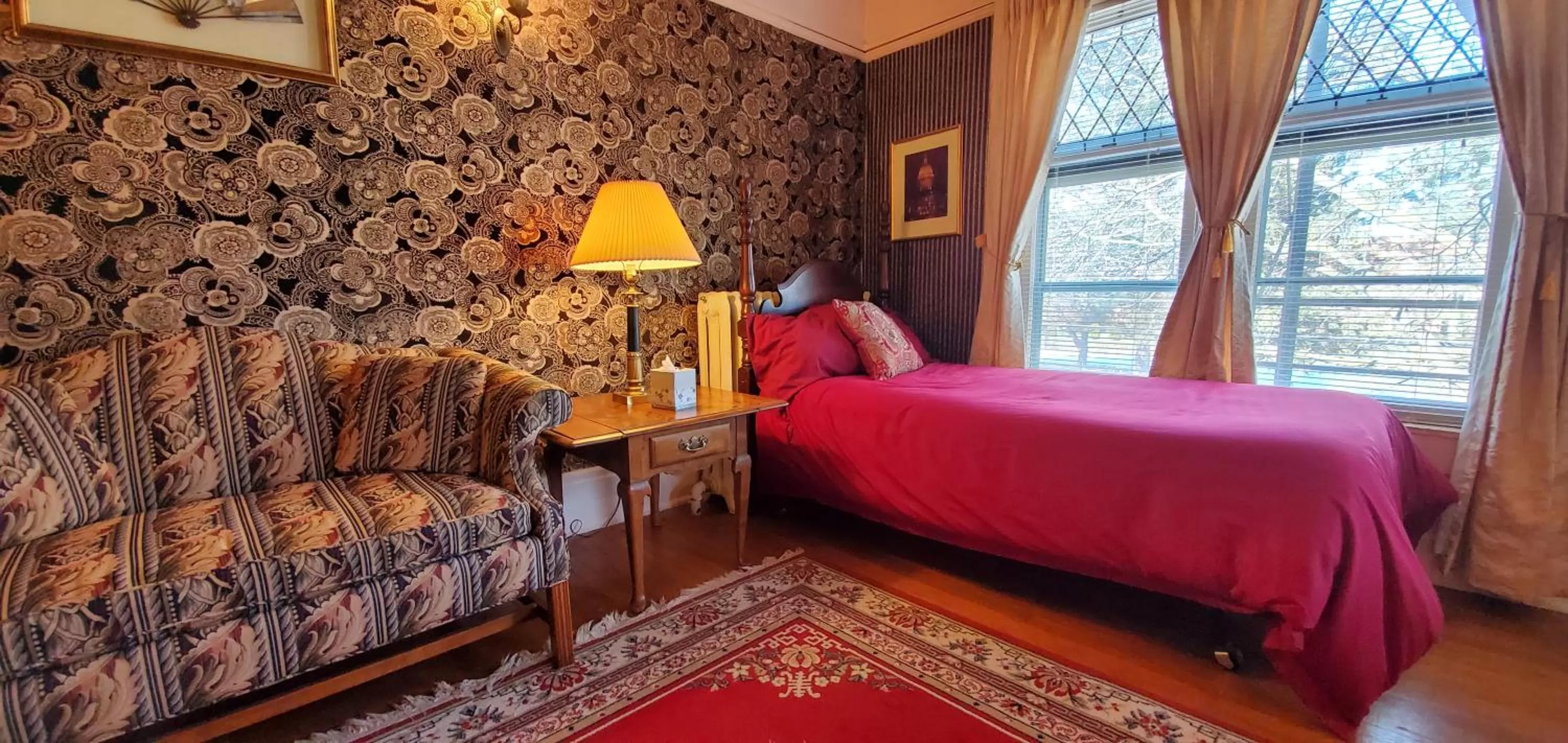 Decorative detail, Bed in Saravilla Bed & Breakfast