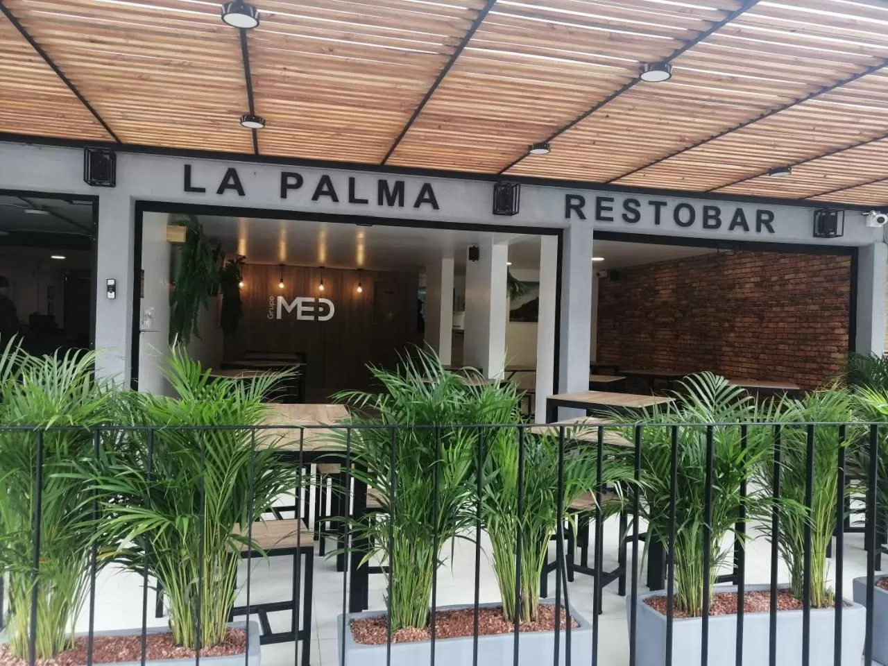 Restaurant/places to eat in Med la palma