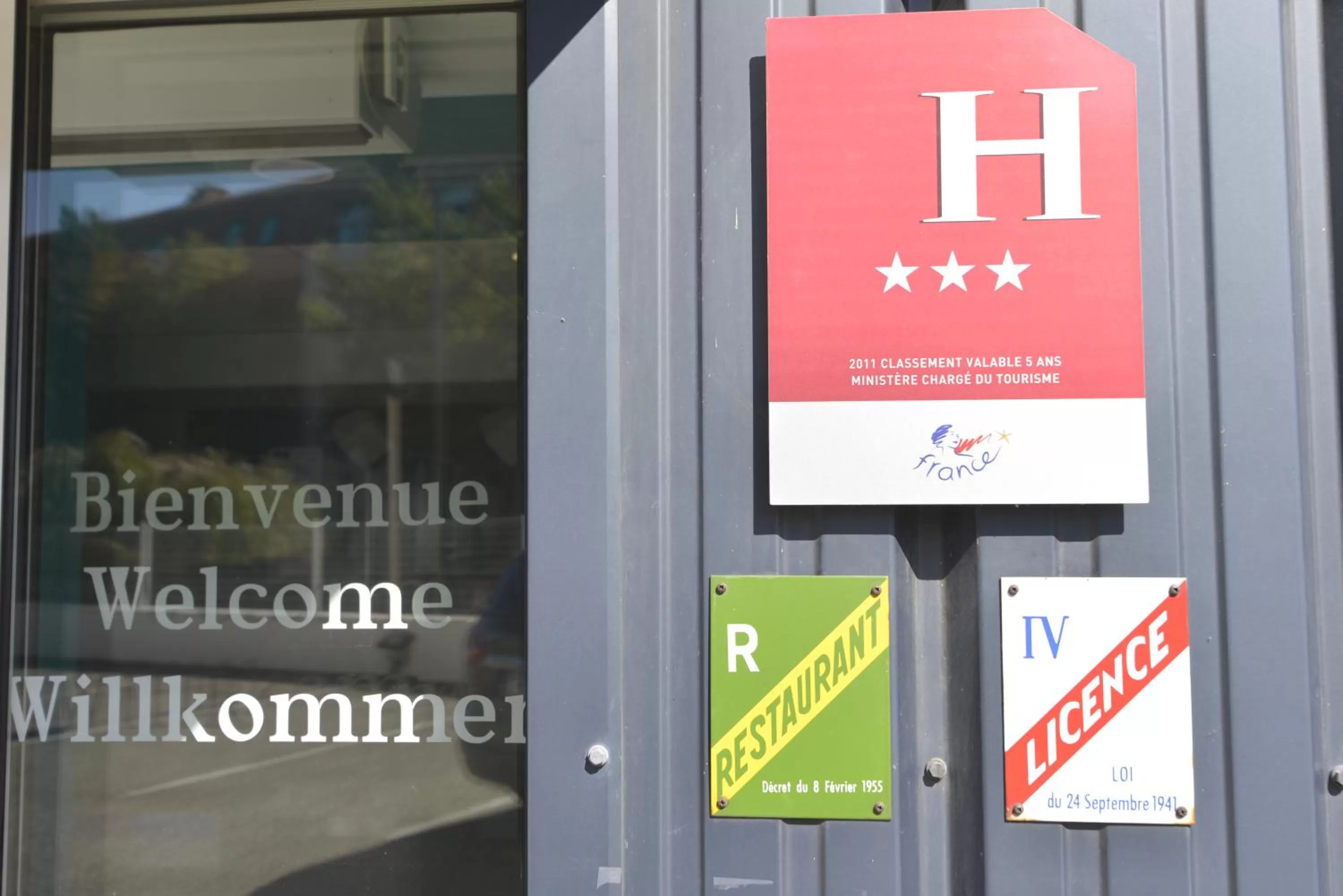 Logo/Certificate/Sign in Kyriad Hotel Lyon Givors