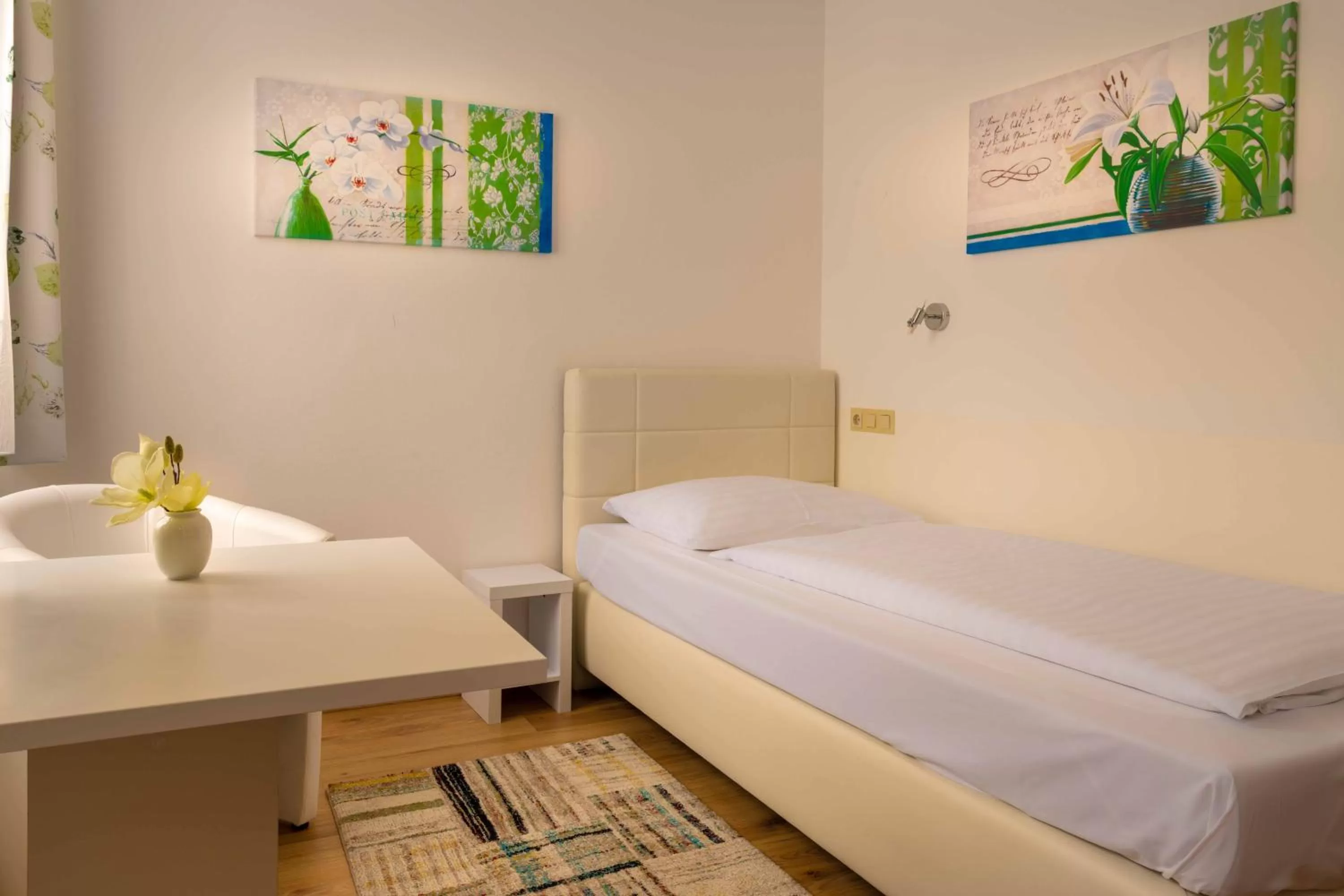 Photo of the whole room, Bed in Hotel Anker