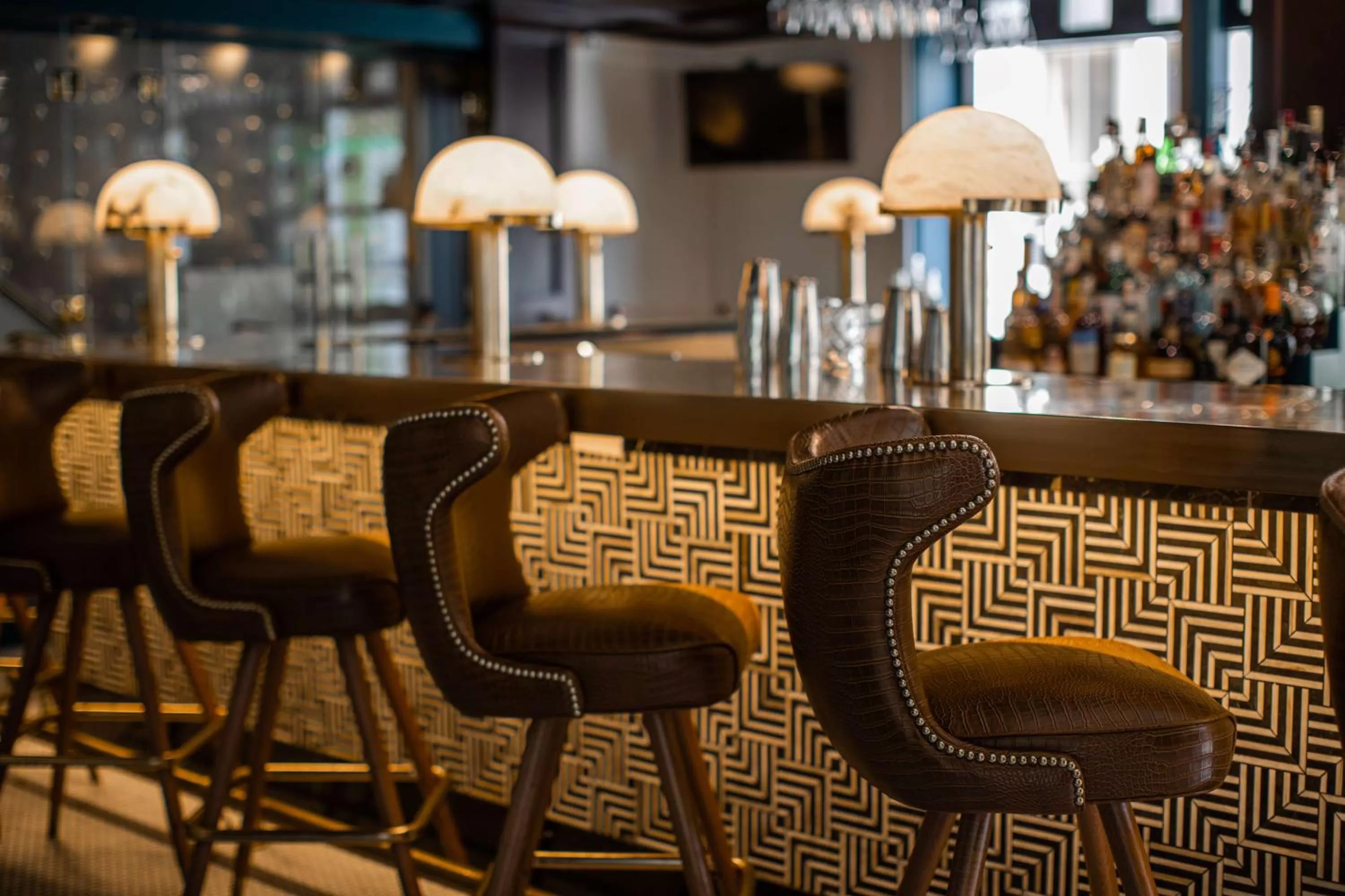 Lounge or bar in Tulsa Club Hotel Curio Collection By Hilton