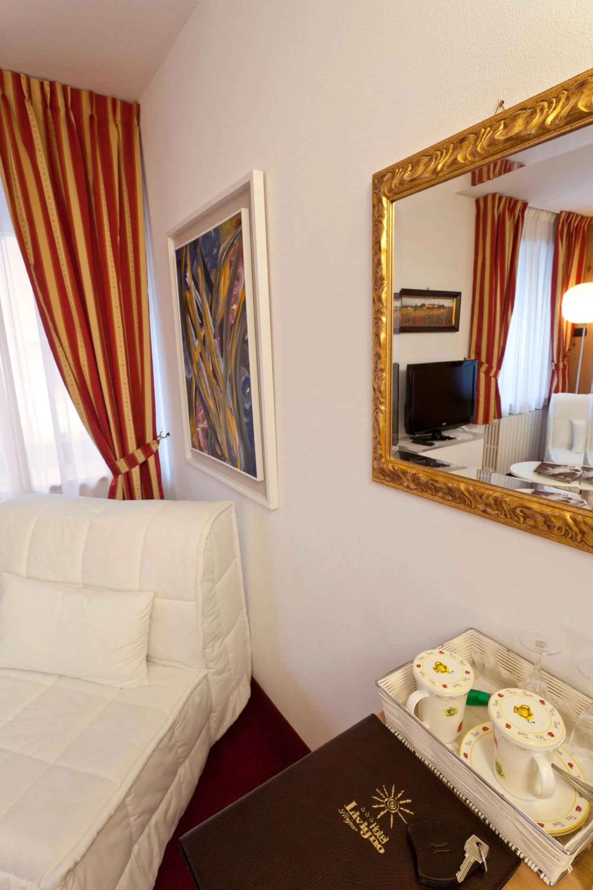 Day, Bed in Hotel Livigno