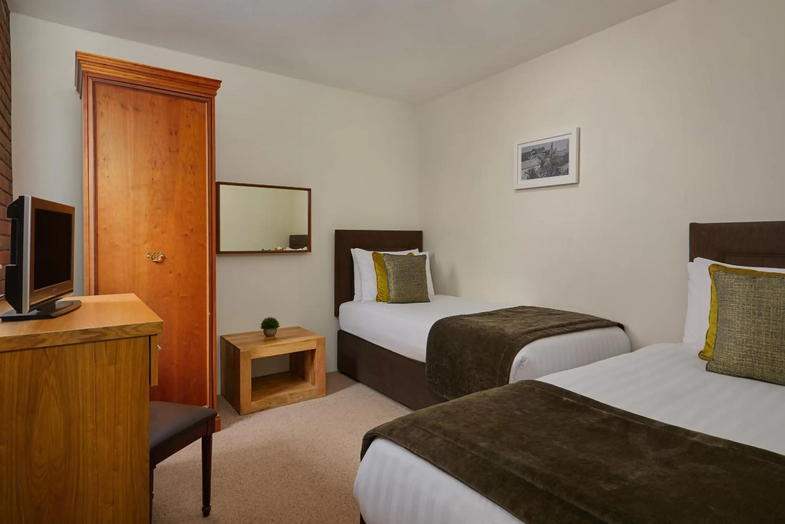 Bedroom, Bed in Ufford Park Resort