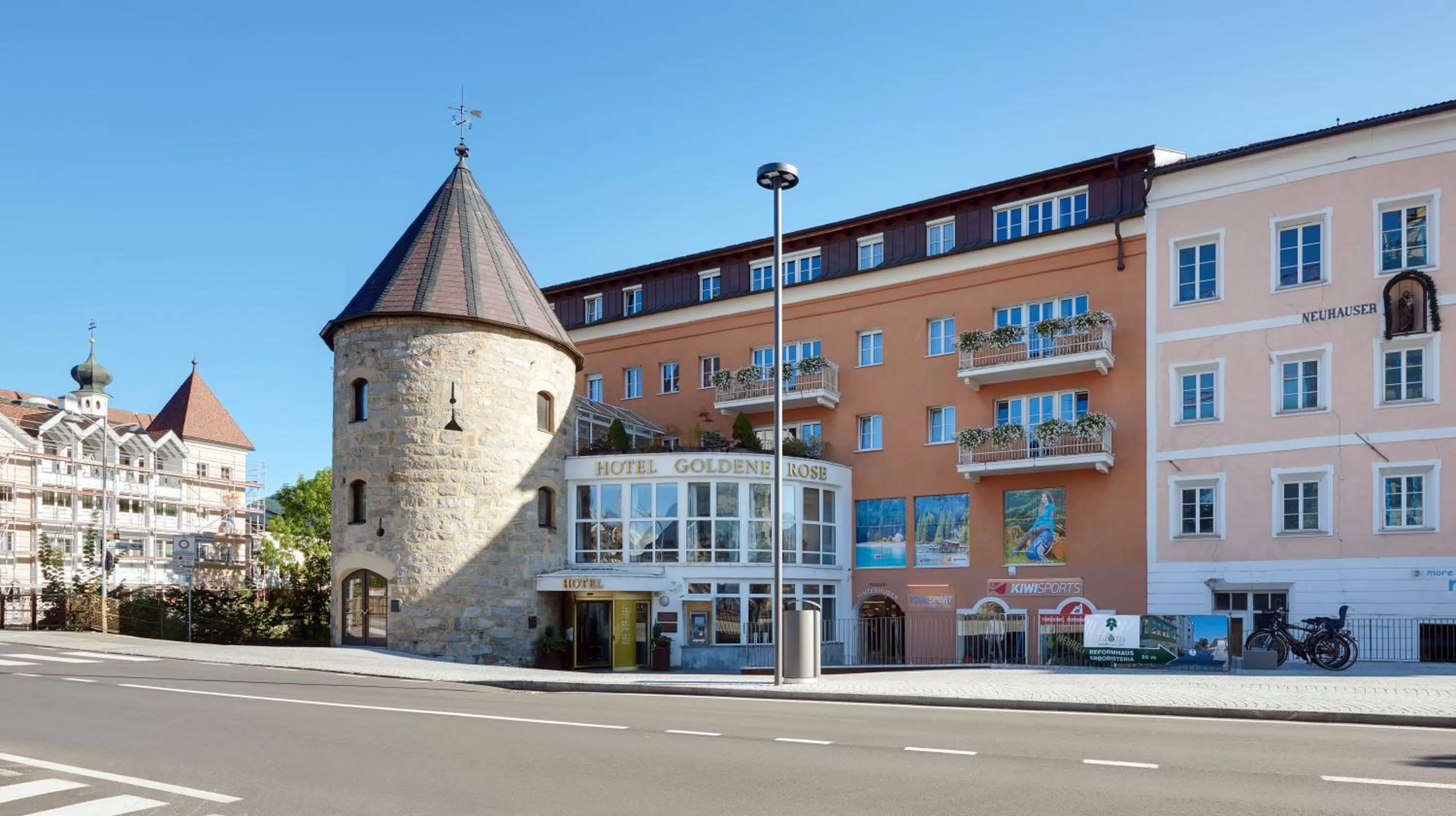 Facade/entrance in Hotel Goldene Rose